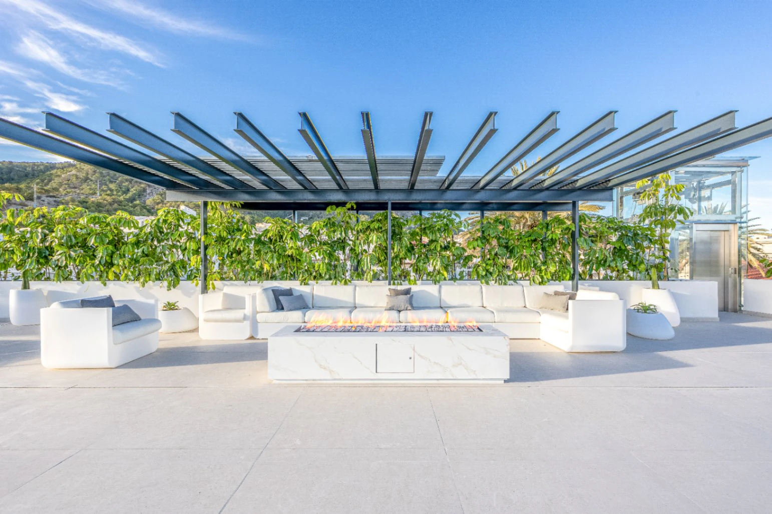 Villa moderna con vistas al mar cerca de la playa y la ciudad en venta en Albir