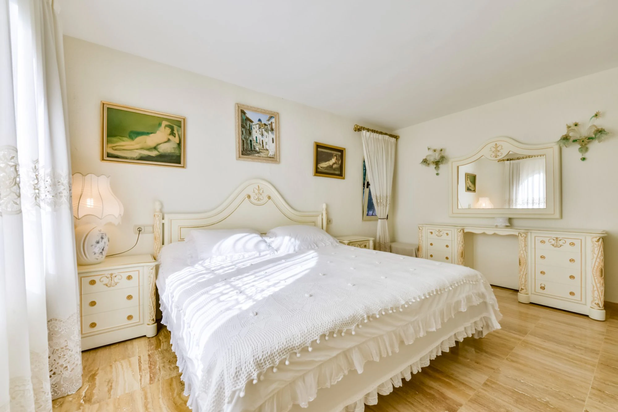ELEGANCKA WILLA W STYLU HISZPAŃSKIM NA SPRZEDAŻ W ALTEA Z PANORAMICZNYM WIDOKIEM NA MORZE I APARTAMENTEM DLA GOŚCI W MASCARAT