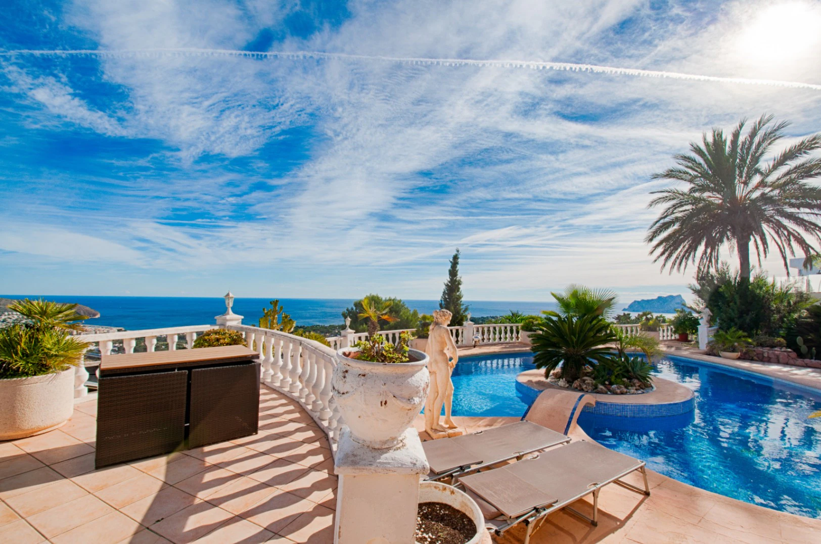 продажа. Шале/Вилла в Moraira