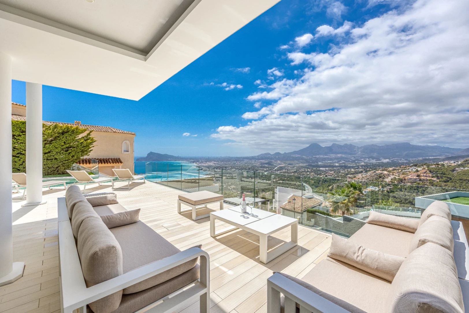 Modern Villa with Infinity Pool for Sale in Altea Hills