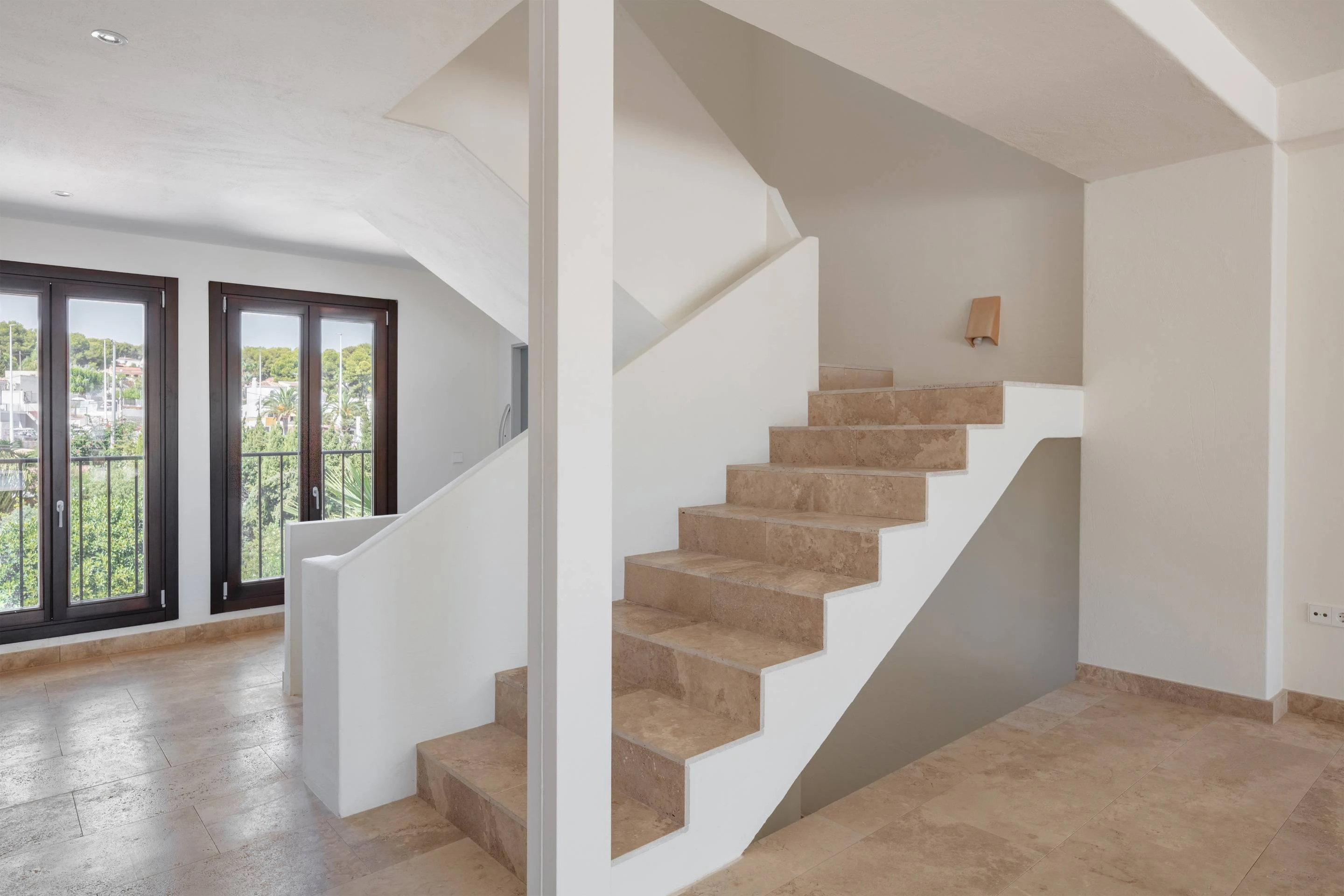 Villa Andrago Residencia Contemporánea Mediterránea en Primera Línea a la Venta en Moraira
