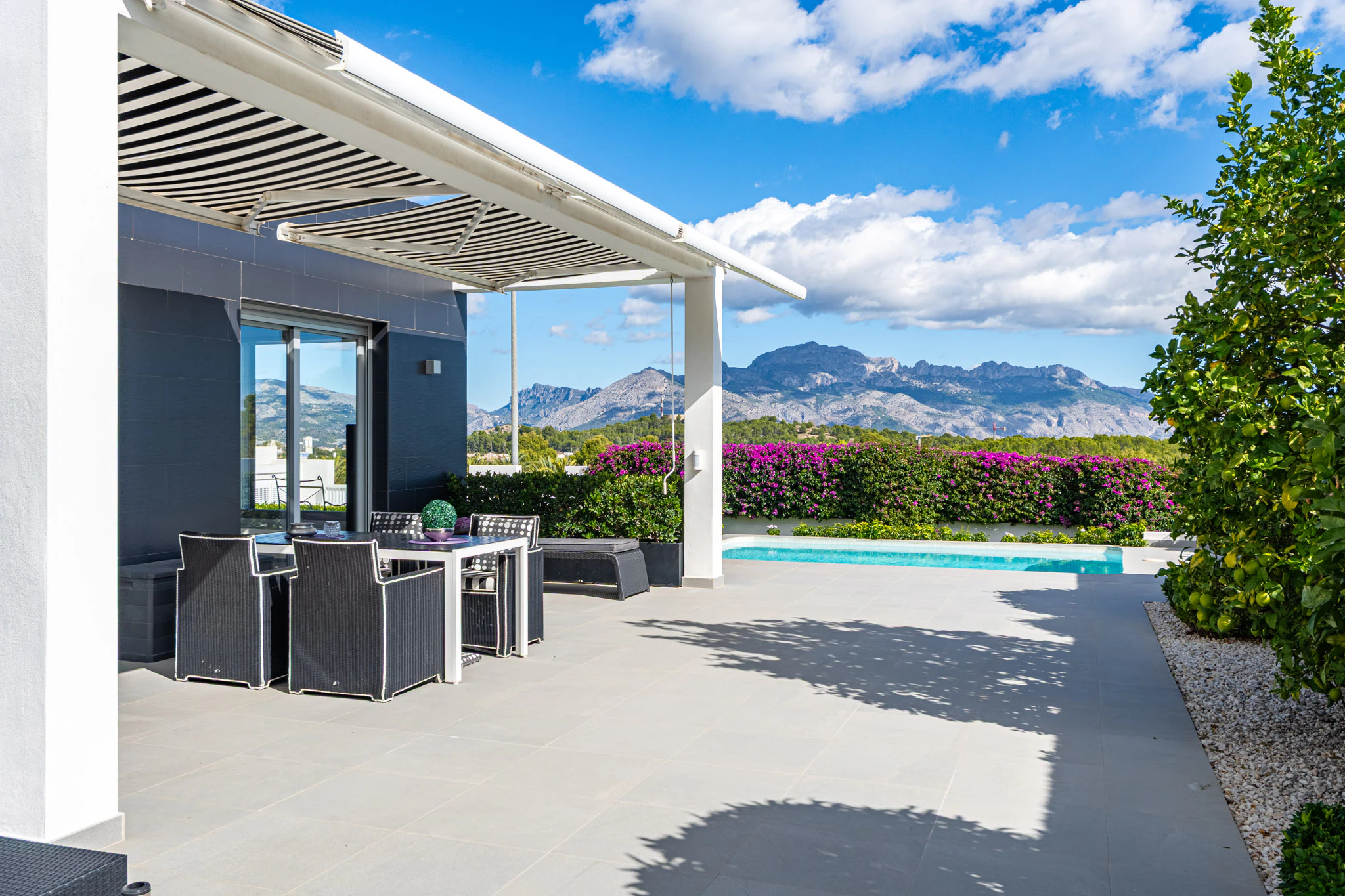 Modern OneLevel Villa for sale in Polop with Sea & Mountain Views