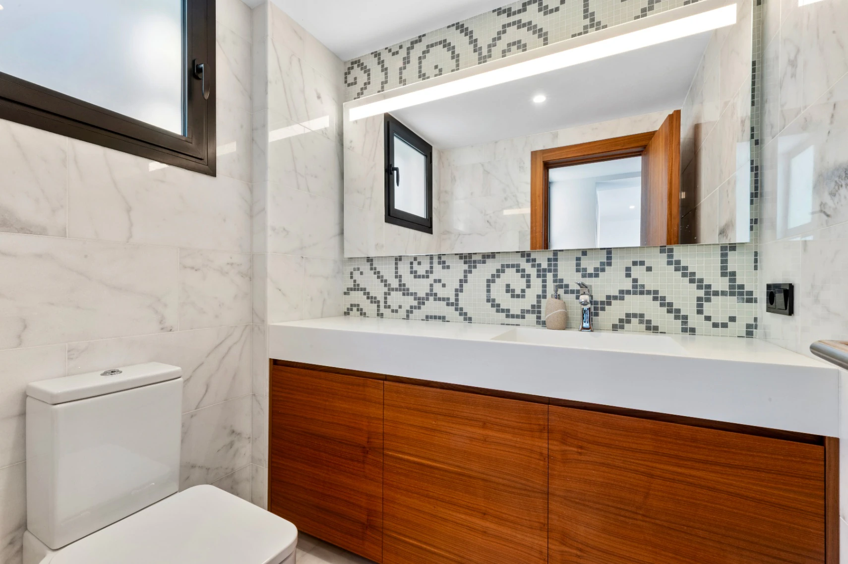 Modern Villa for Sale in Altea With Infinity Pool
