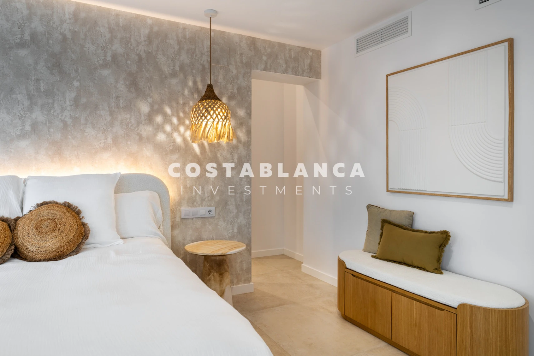 Moderne Ibiza Villa met Privé Zwembad en Dakterras in Altea