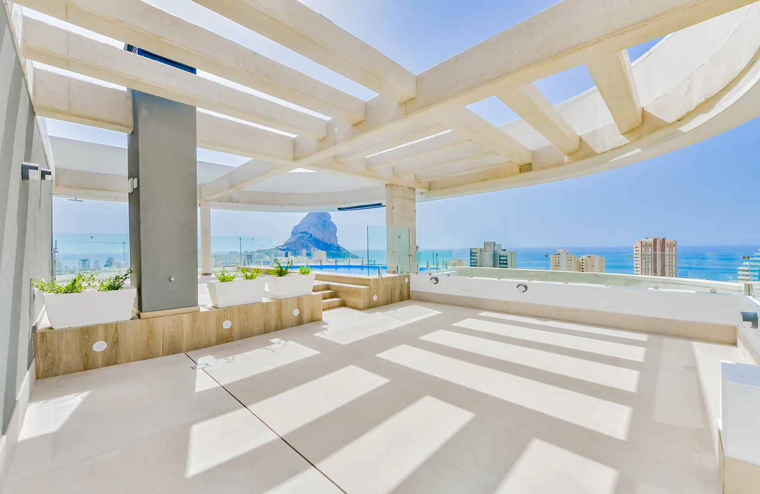 Penthouse moderne à vendre à Calpe avec piscine privée