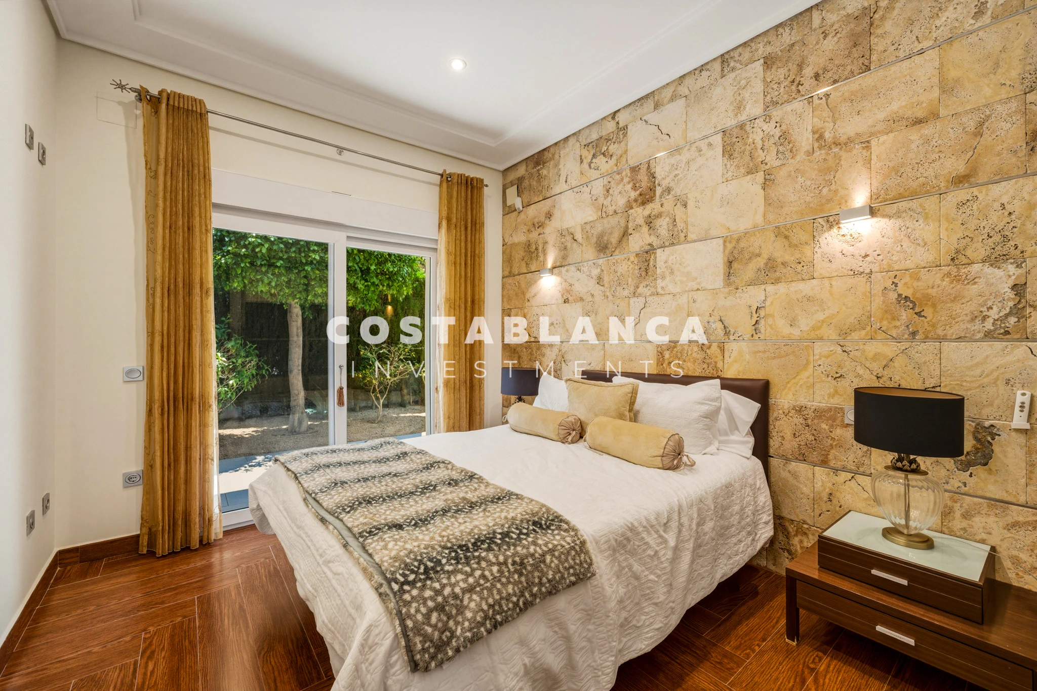 Hermosa Villa en Calpe con Piscina y vistas a la Montaña