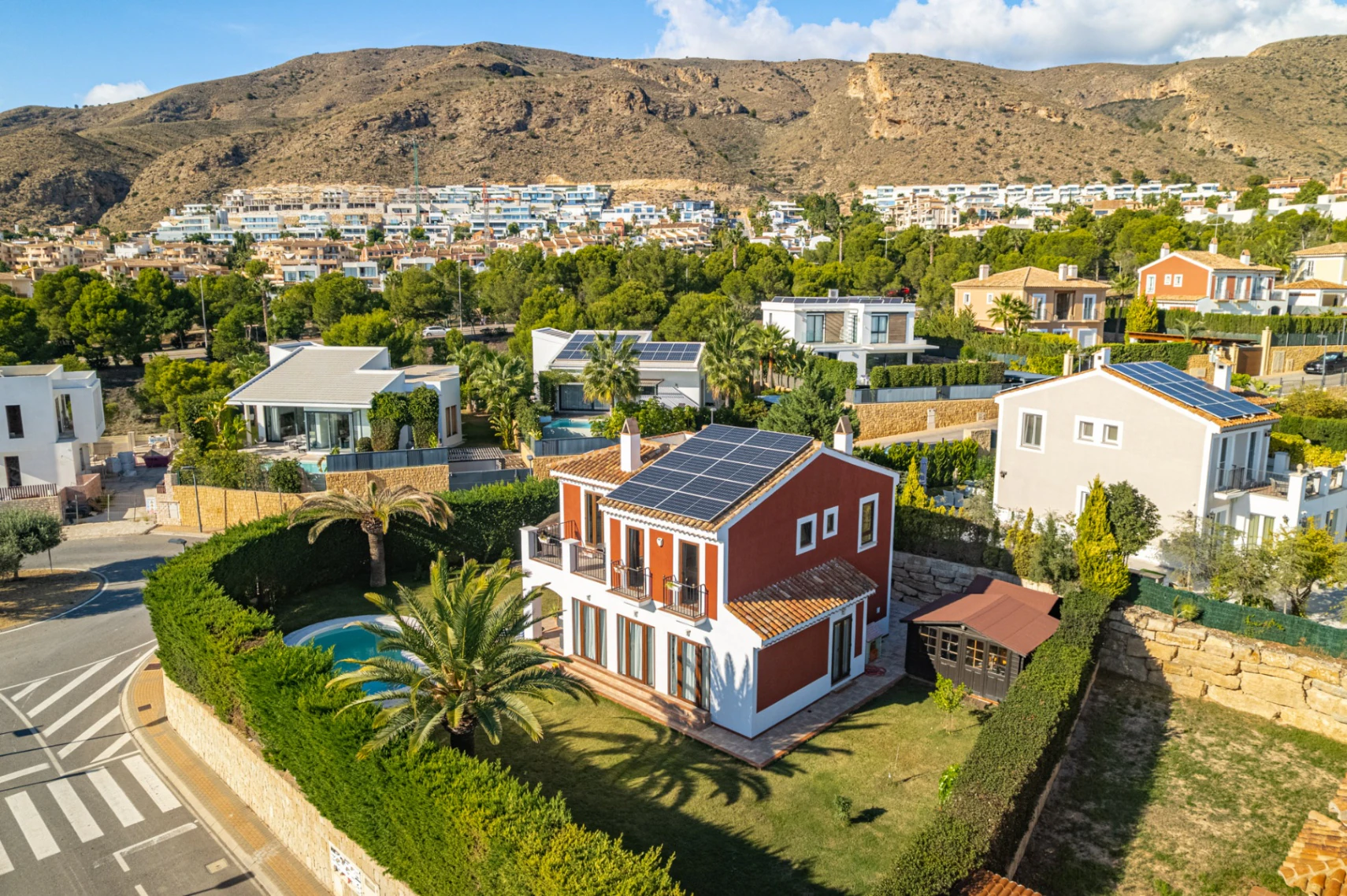Renovated Mediterranean Villa for sale with Sea Views in Sierra Cortina, Finestrat