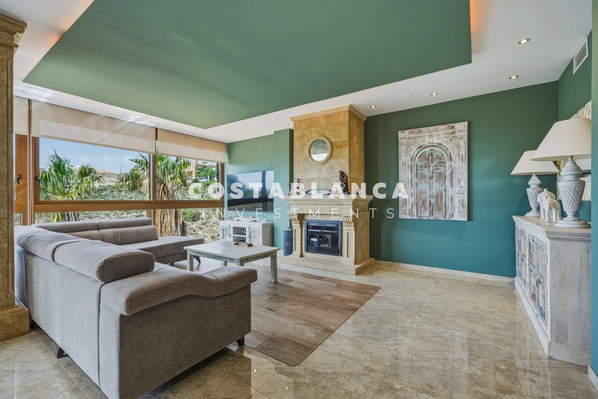 Premium Villa with 5 Bedrooms, Pool and Sea Views for sale in La Nucia