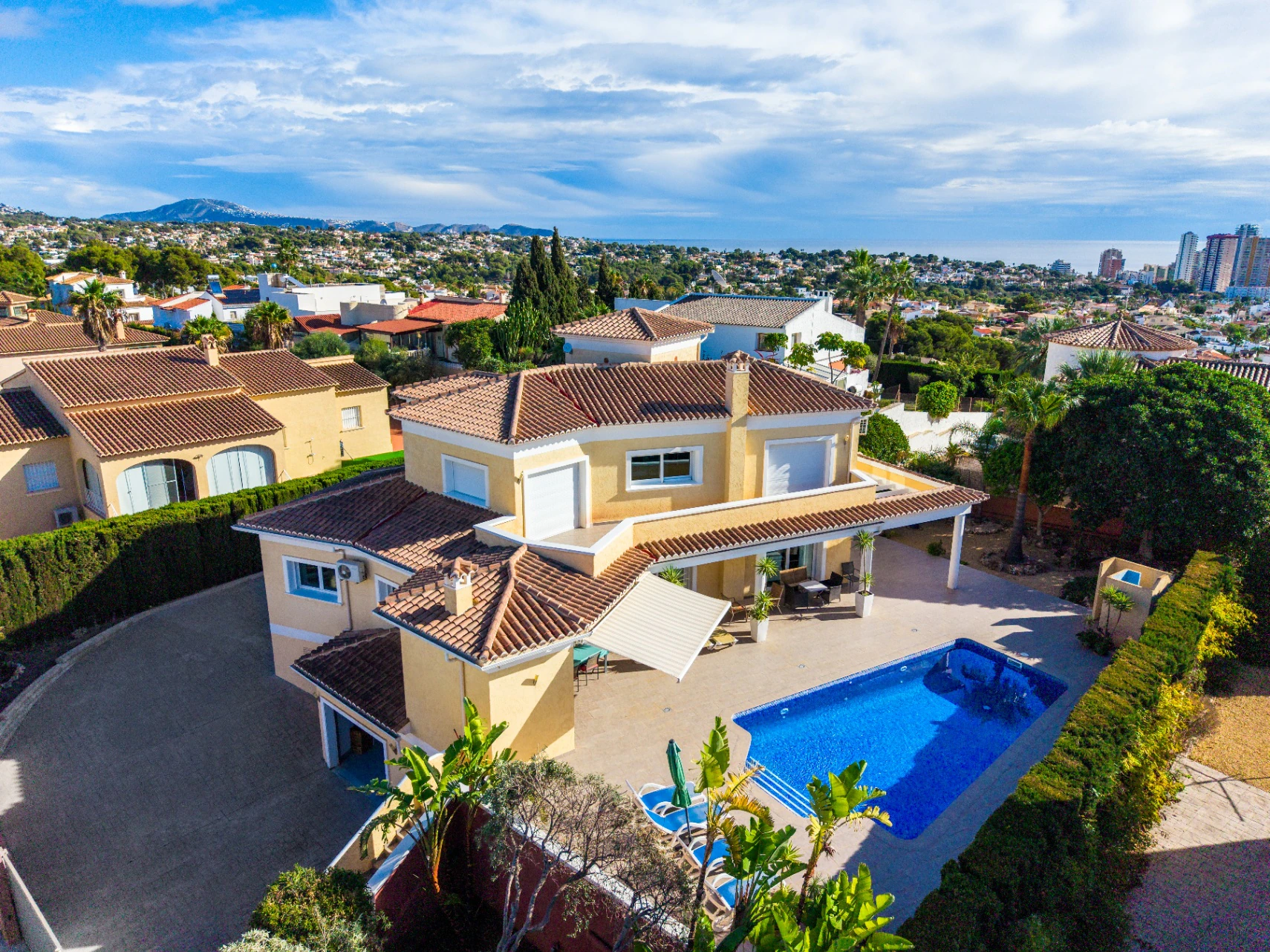Villa moderna cerca de playas y servicios en venta en Calpe
