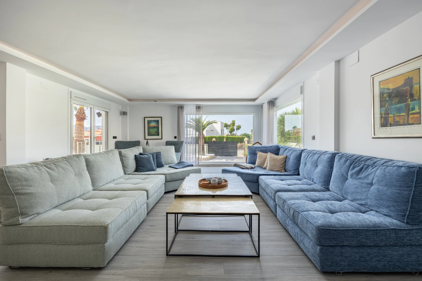 Moderne mediterrane Villa mit Pool, Garten und überdachtem Parkplatz zu verkaufen in Alfaz del Pi