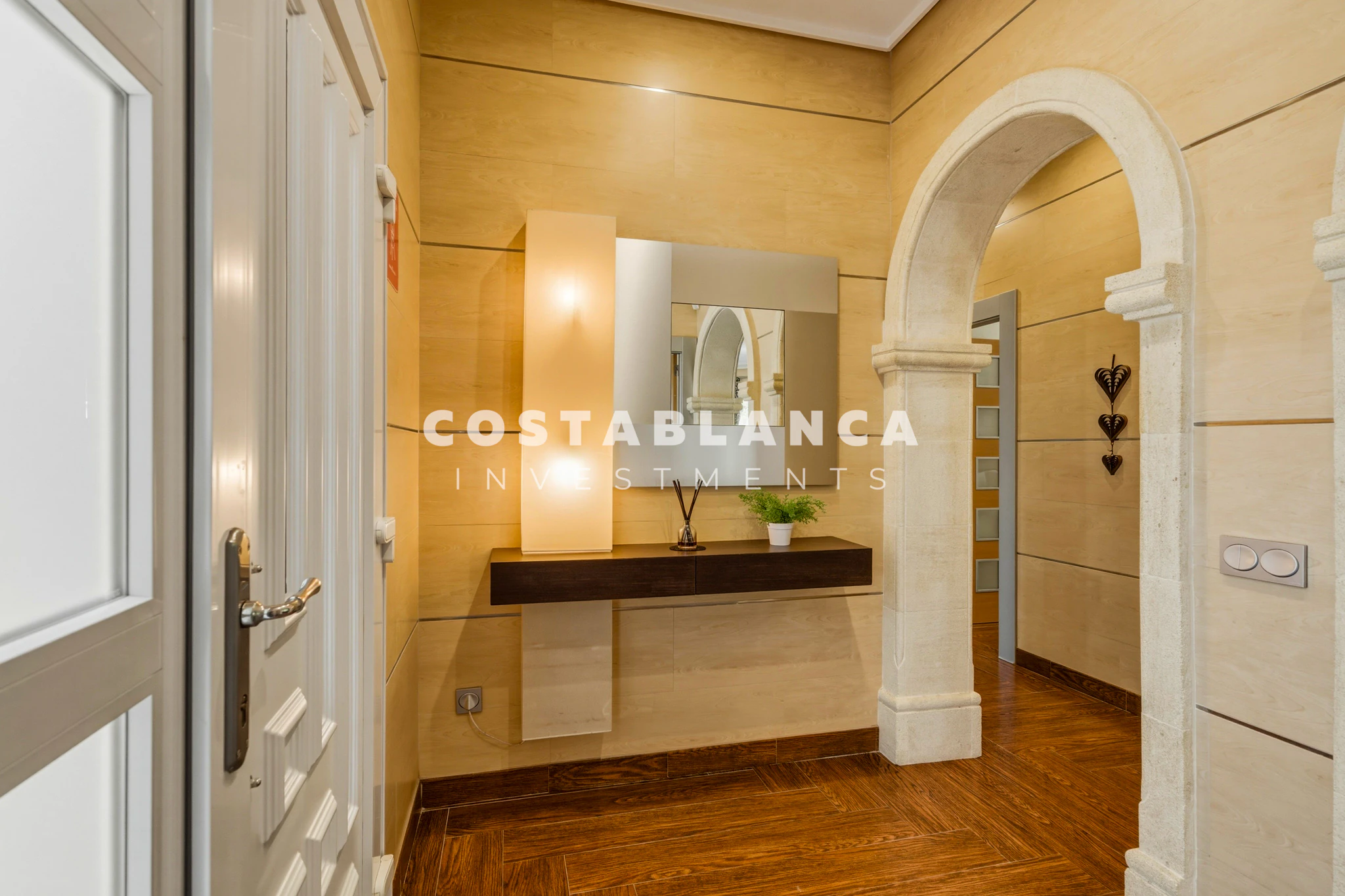 Hermosa Villa en Calpe con Piscina y vistas a la Montaña