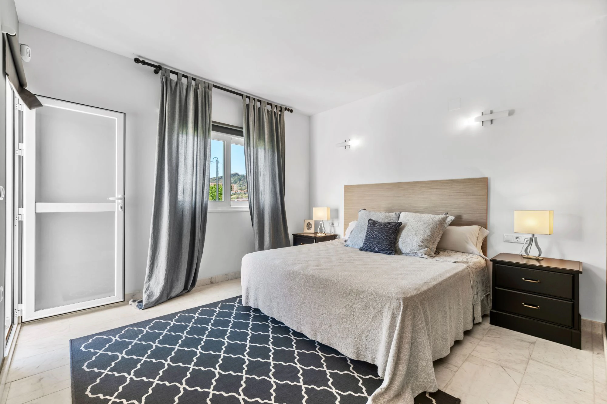 Elegant 4-Bedroom Villa for Sale in Albir – Prime Location with Mountain Views