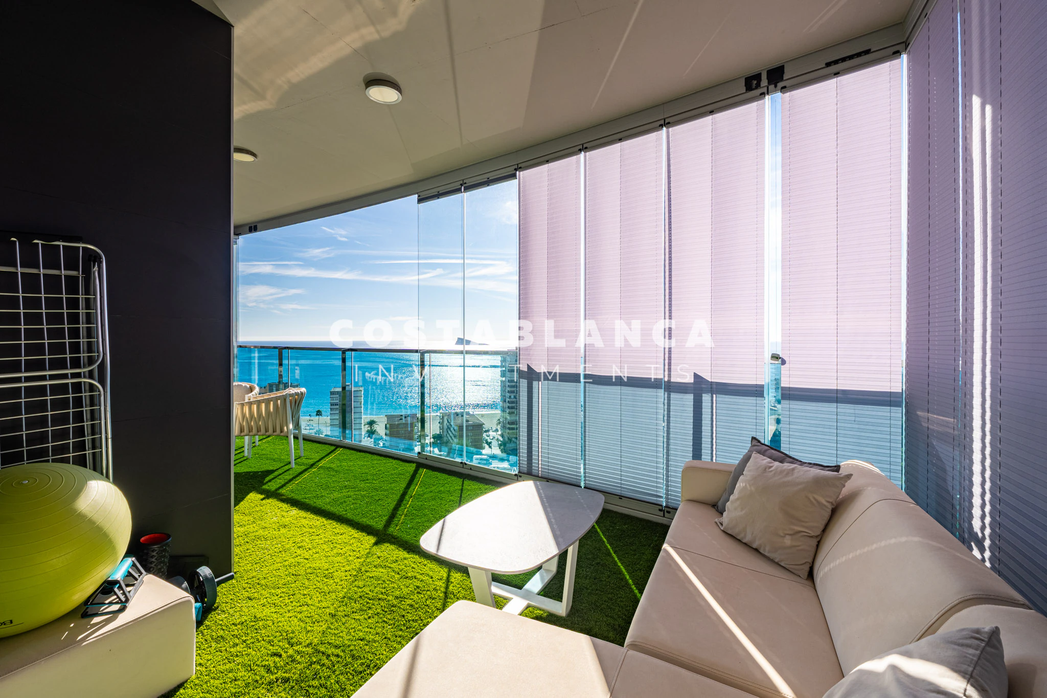 Moderne Luxuswohnung mit Meerblick zum Verkauf in Sunset Drive, Benidorm