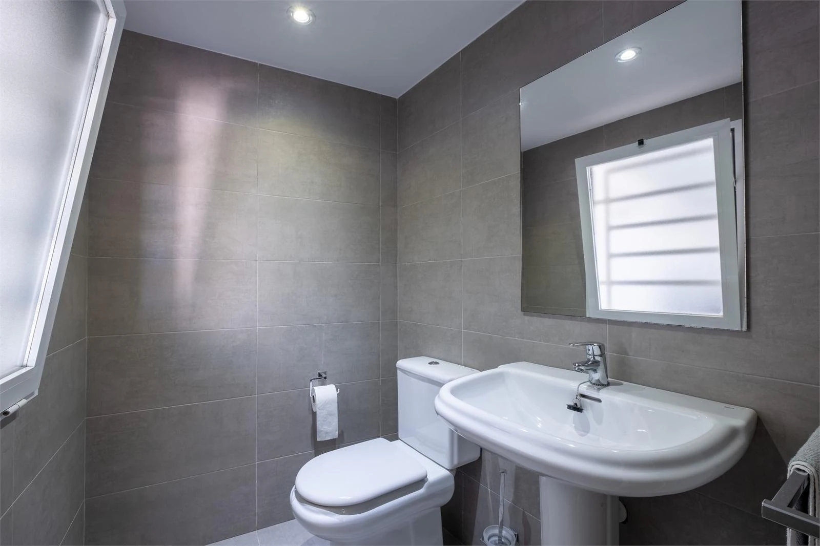 Modern Villa for Sale in Alfaz Del Pi With Private Swimming Pool