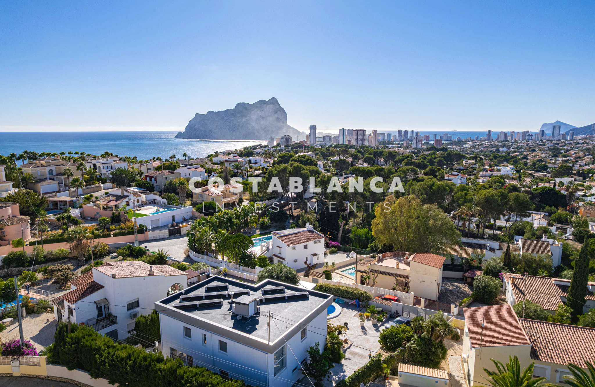Villa moderne élégante avec piscine privée et suite principale à vendre à Calpe