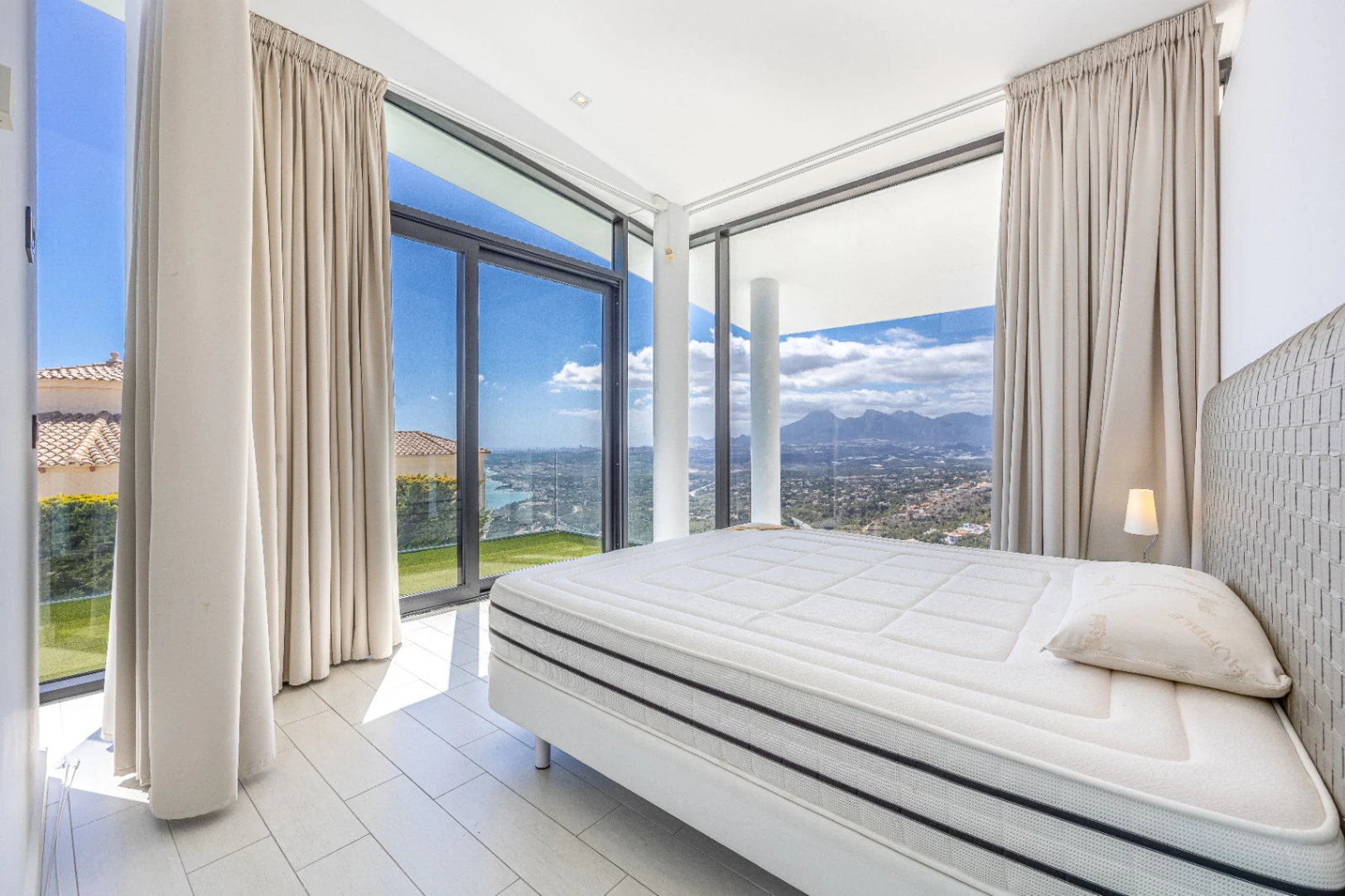 Modern Villa with Infinity Pool for Sale in Altea Hills