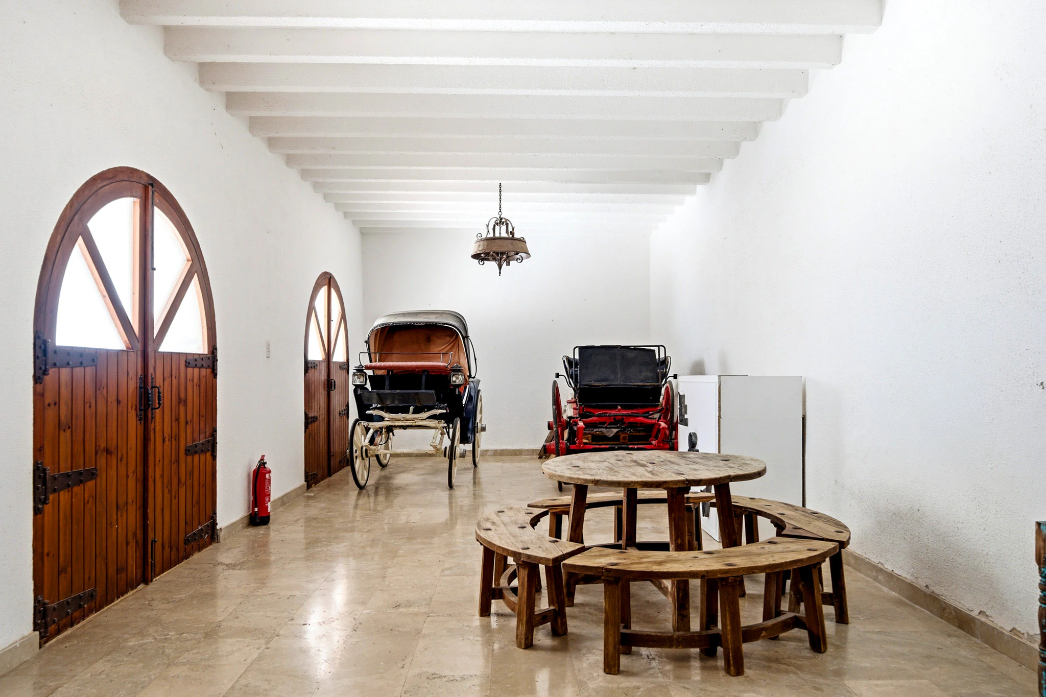 Exclusive Mediterranean Estate with Vineyards and Lakes for sale in Novelda