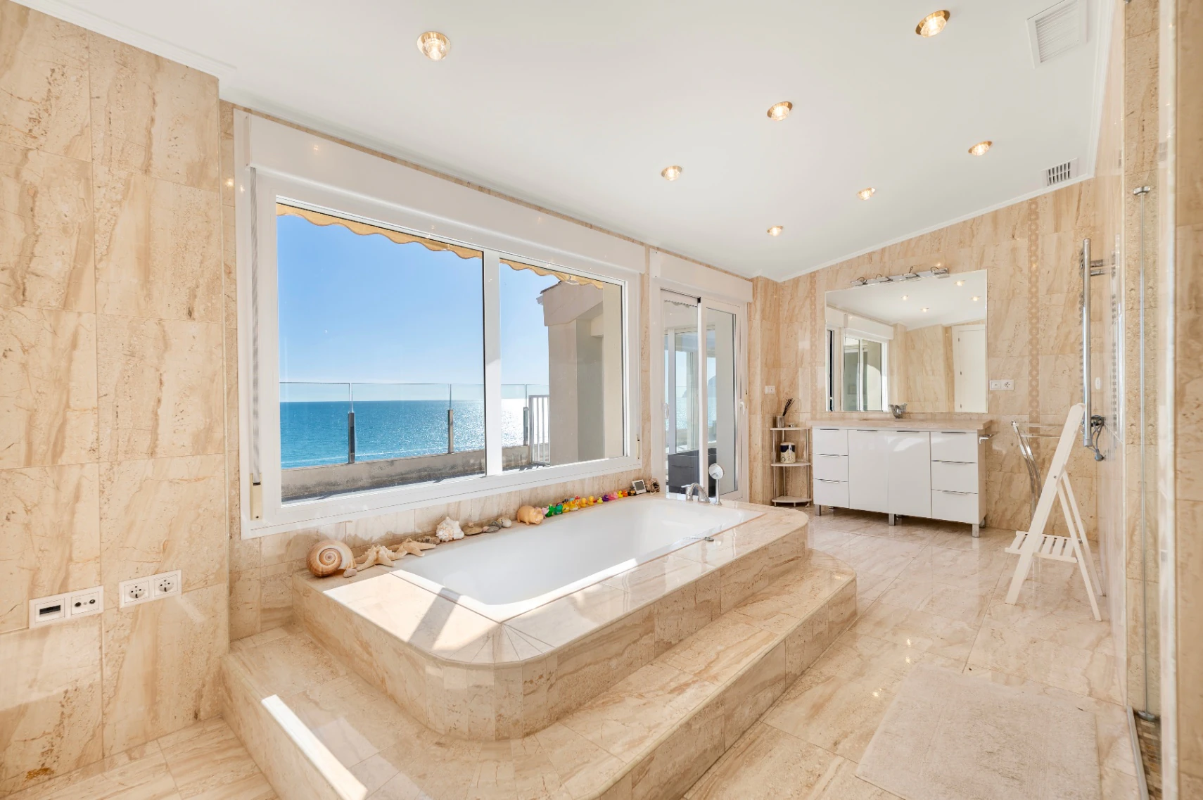 Penthouse for Sale in Altea Mascarat With Gigantic Terrace and Breathtaking Seaviews