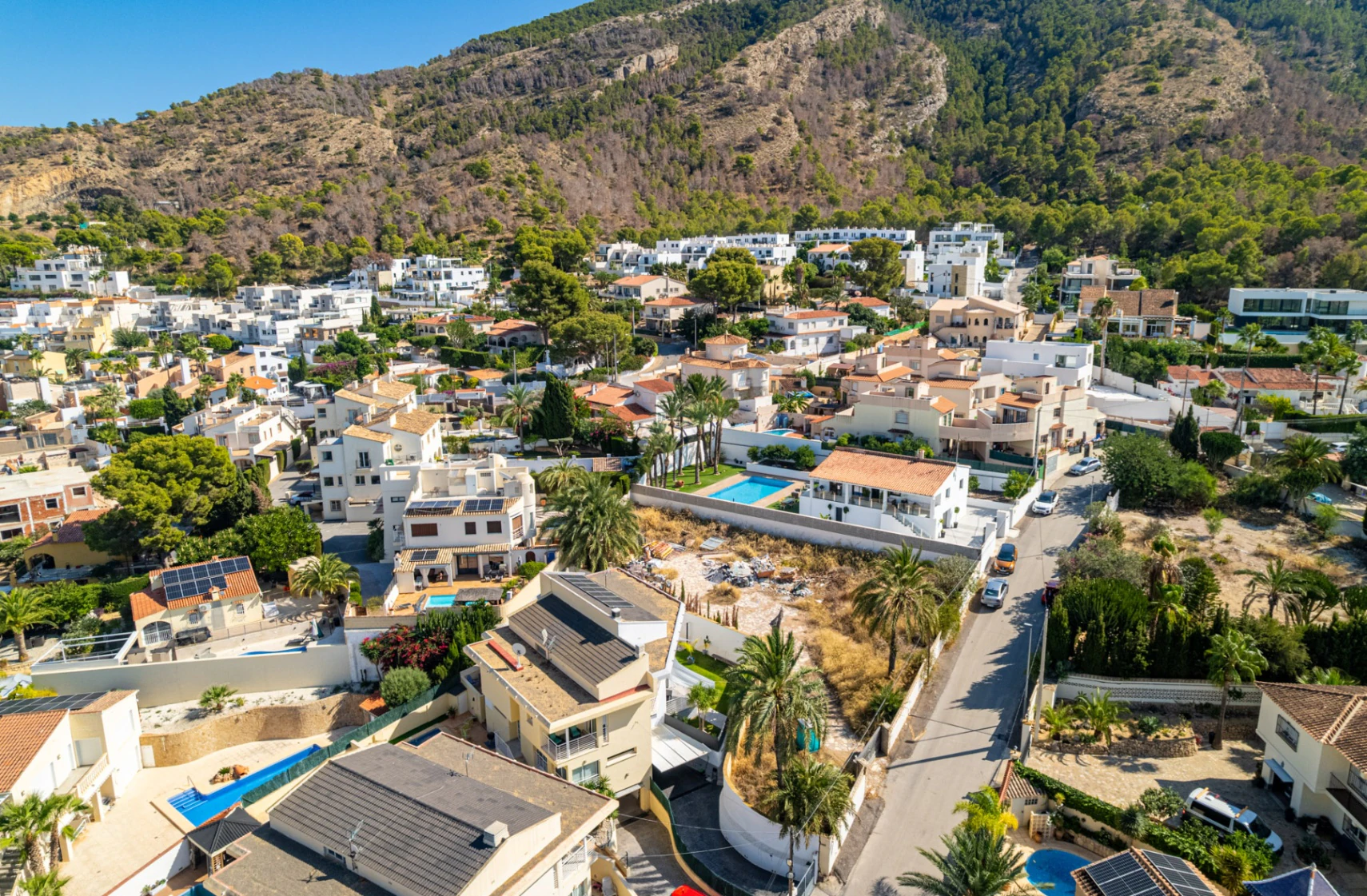 New Luxury Villa in El Albir with Sea Views