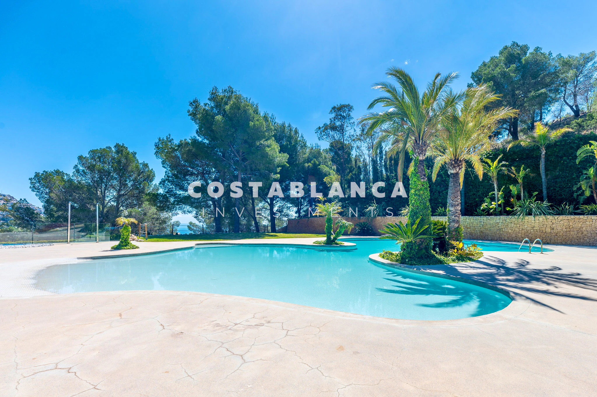 Luxury Penthouse with Panoramic Sea & Mountain Views for sale in Altea La Vella