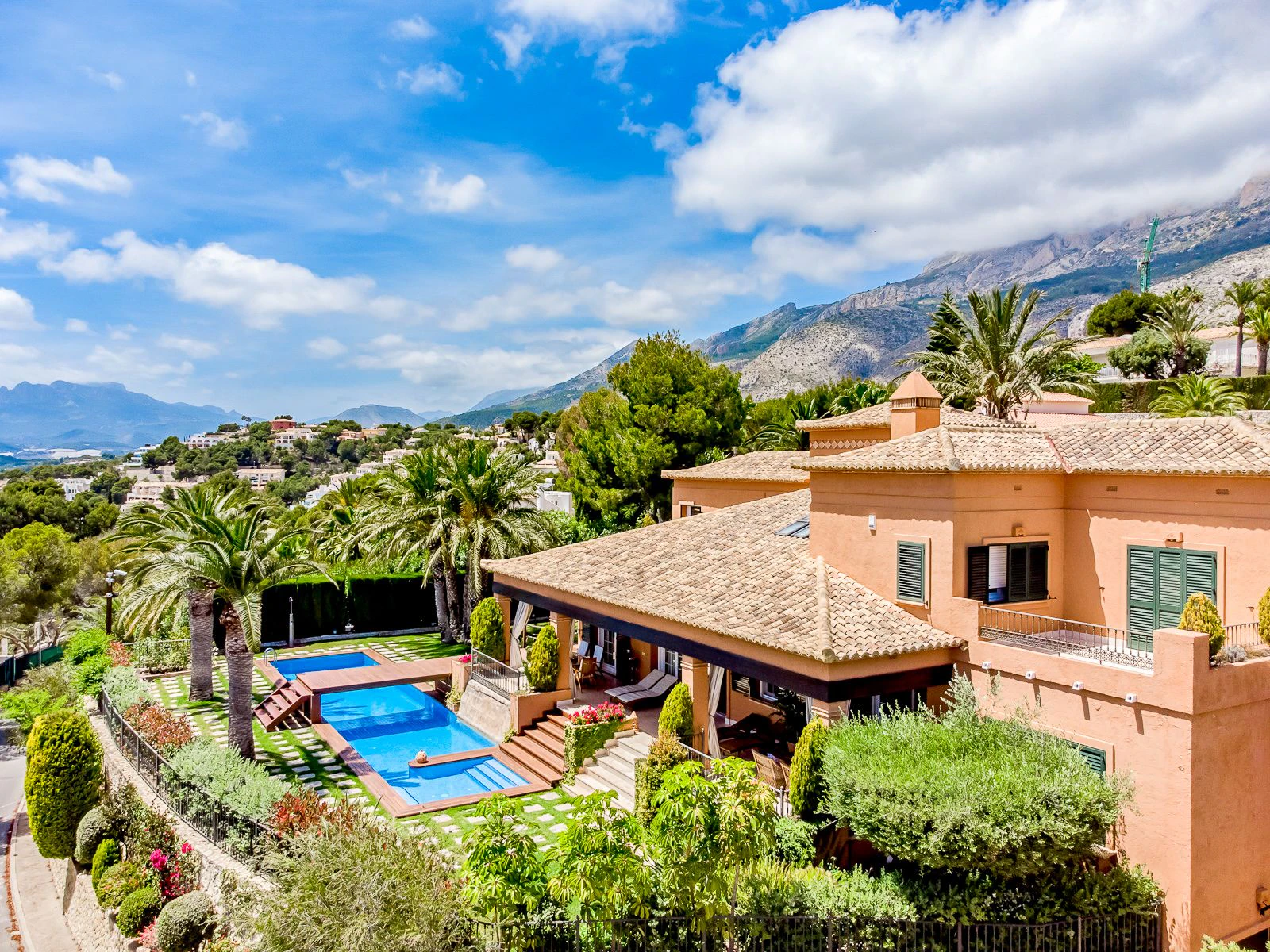 Villa mediterránea de lujo cerca del club de golf en venta en Altea la Vella