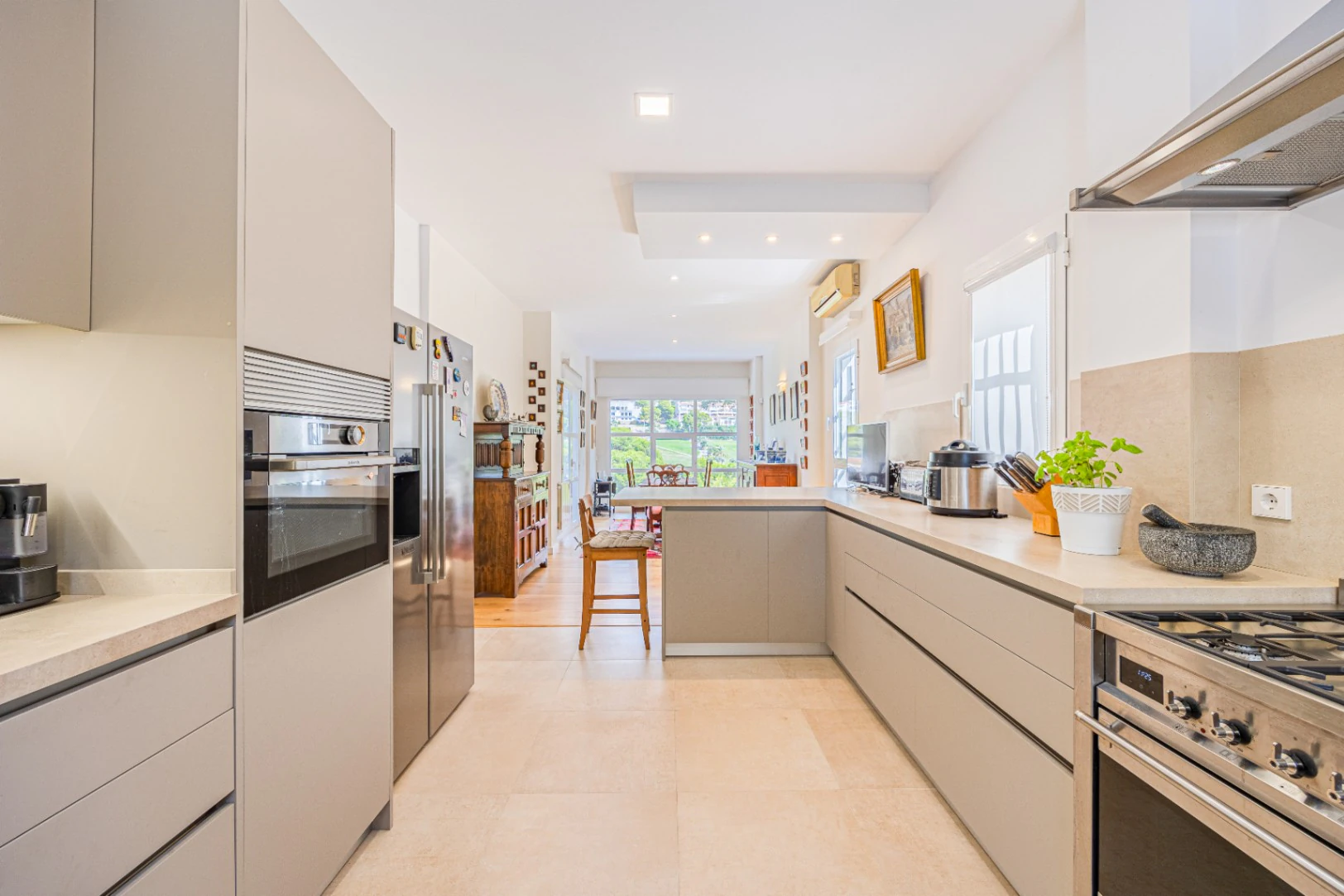 Geräumige Villa zum Verkauf in Altea la Vella mit Meerblick und Zugang zum Golfplatz