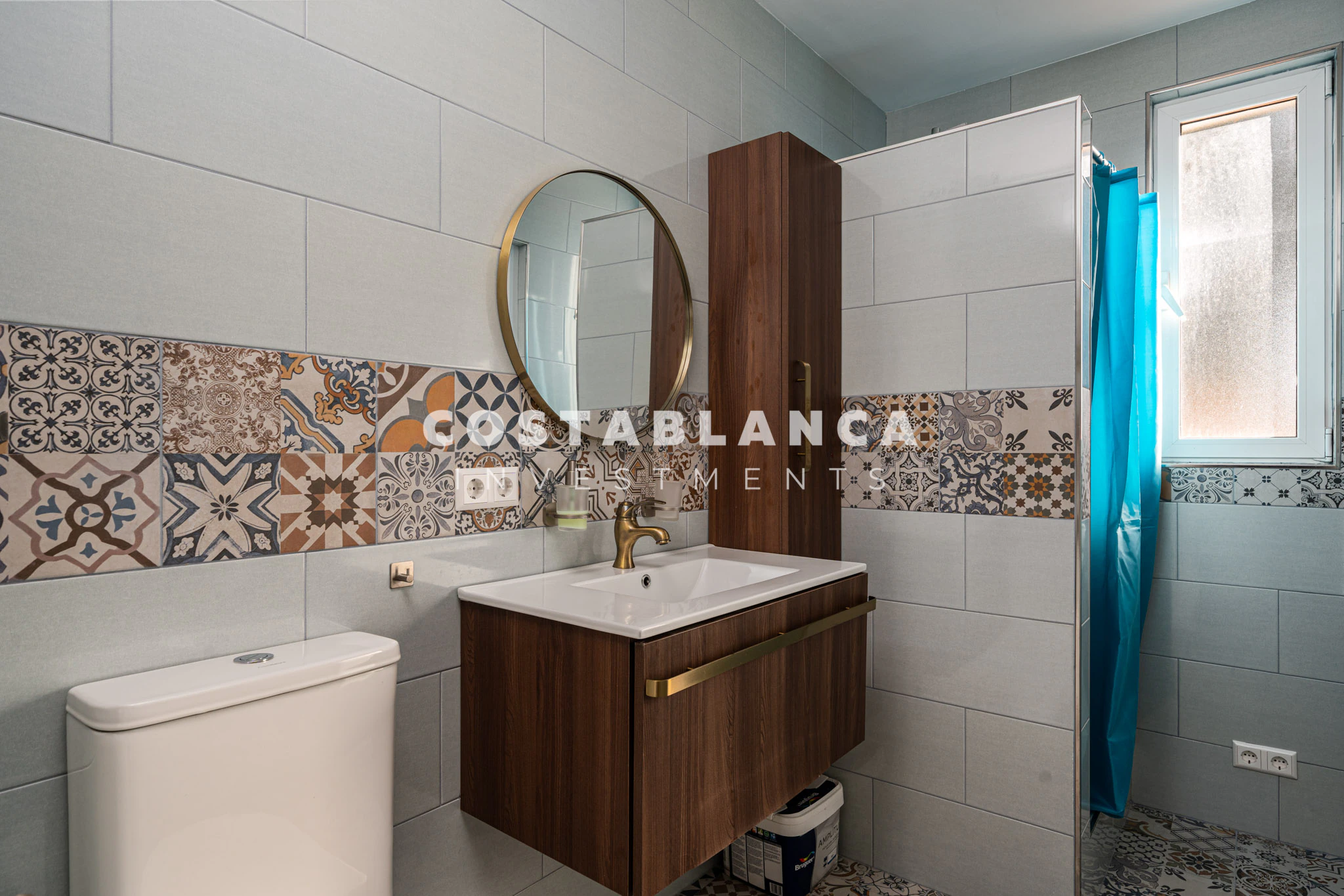 Fully Modernized Luxury Villa with Guest Apartment and Solar Energy for sale in Denia