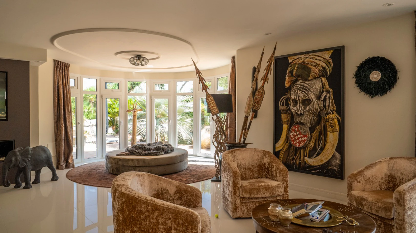 Luxury Villa with Plot 32000m2 for Sale in la Nucia