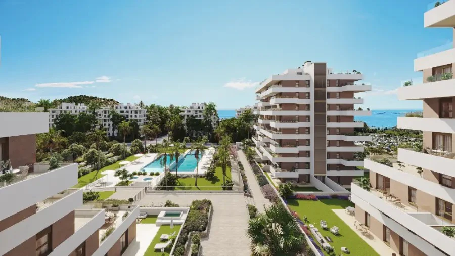 Apartamento en venta en Villajoyosa con terraza y lujosas comodidades junto al mar.