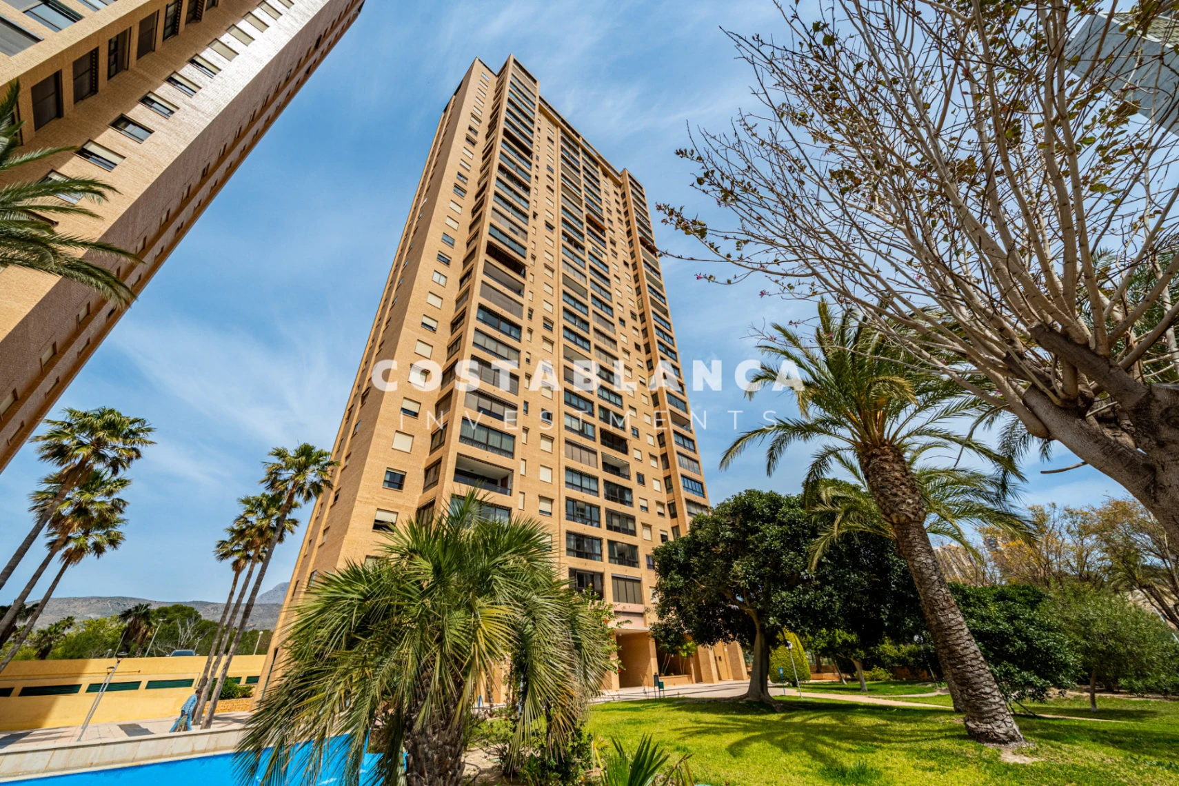 Espectacular apartamento en la vigésima planta en Poniente con vistas panorámicas al mar en venta en Benidorm.