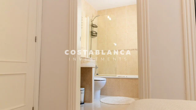 Bungalow with Sea and Mountain Views for Long-Term Rent in Mascarat – Casa Aura