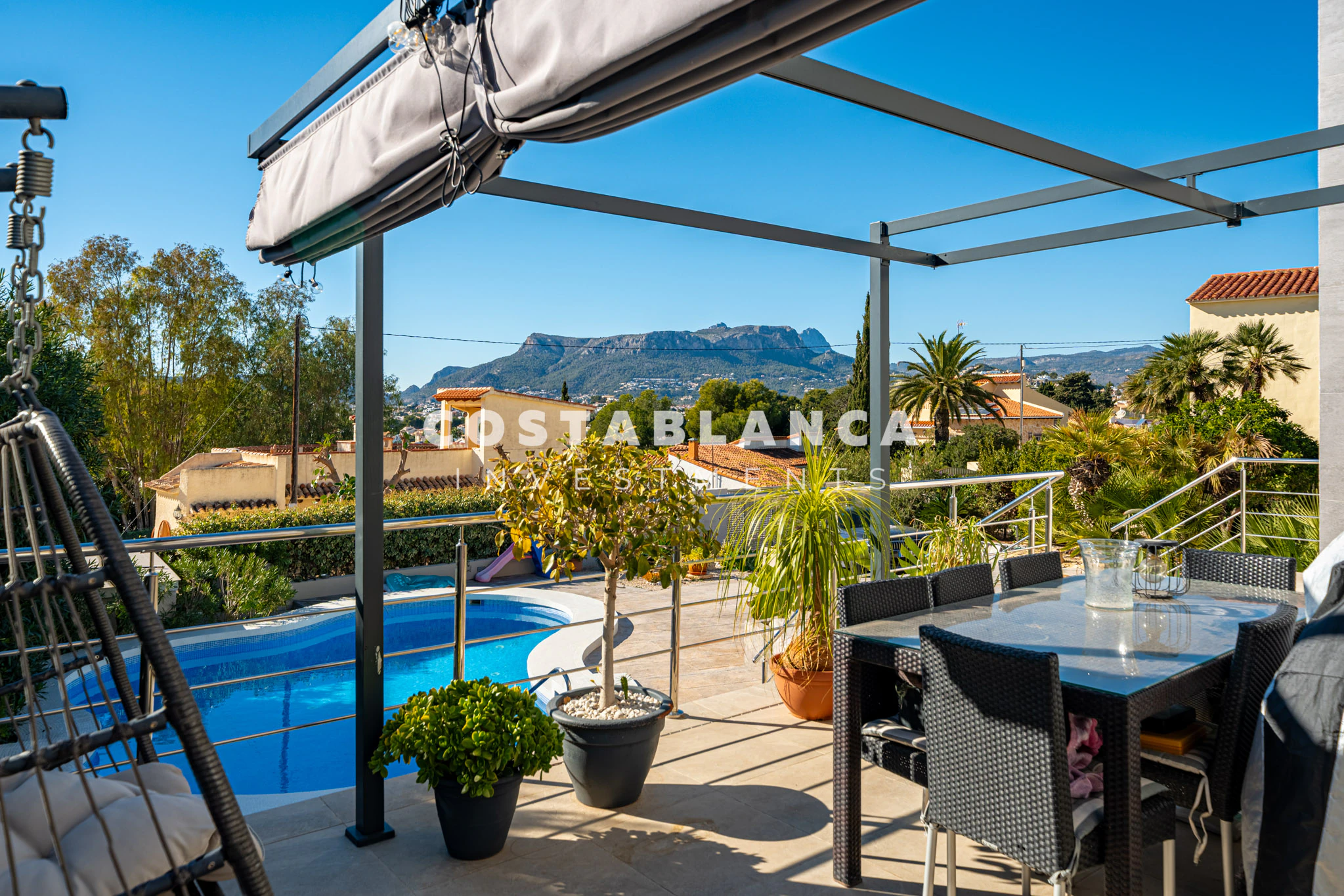 Villa moderne élégante avec piscine privée et suite principale à vendre à Calpe
