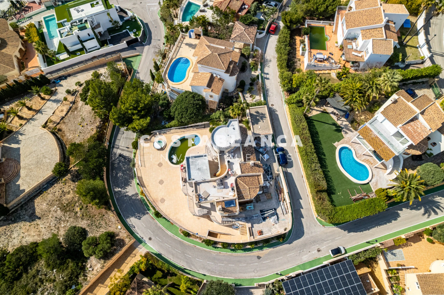 Une villa au style de vie unique avec vue sur la mer et les montagnes à Altea Hills