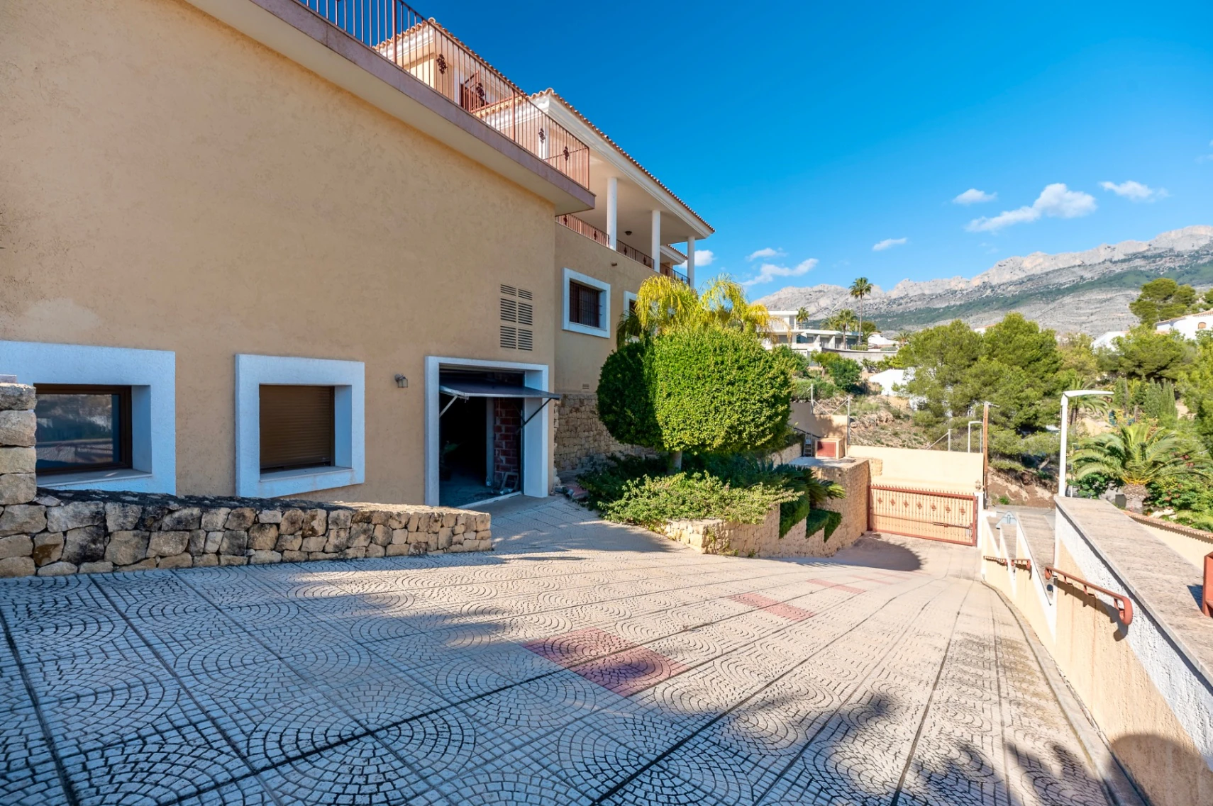 Villa méditerranéenne à vendre à La Olla, Altea avec une vue imprenable sur la mer