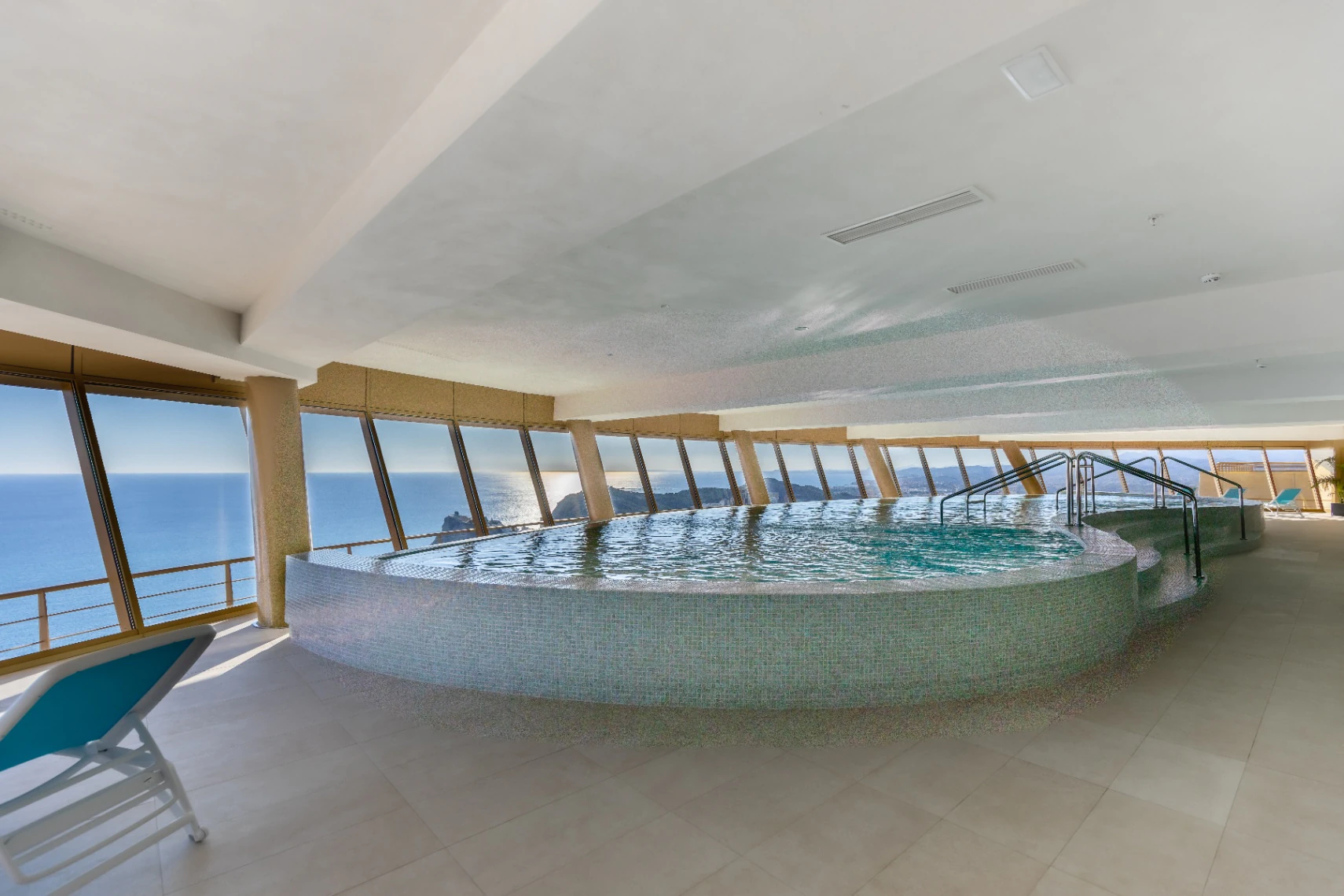 43. Etage Residence mit Meer- und Bergblick zu verkaufen in Benidorm