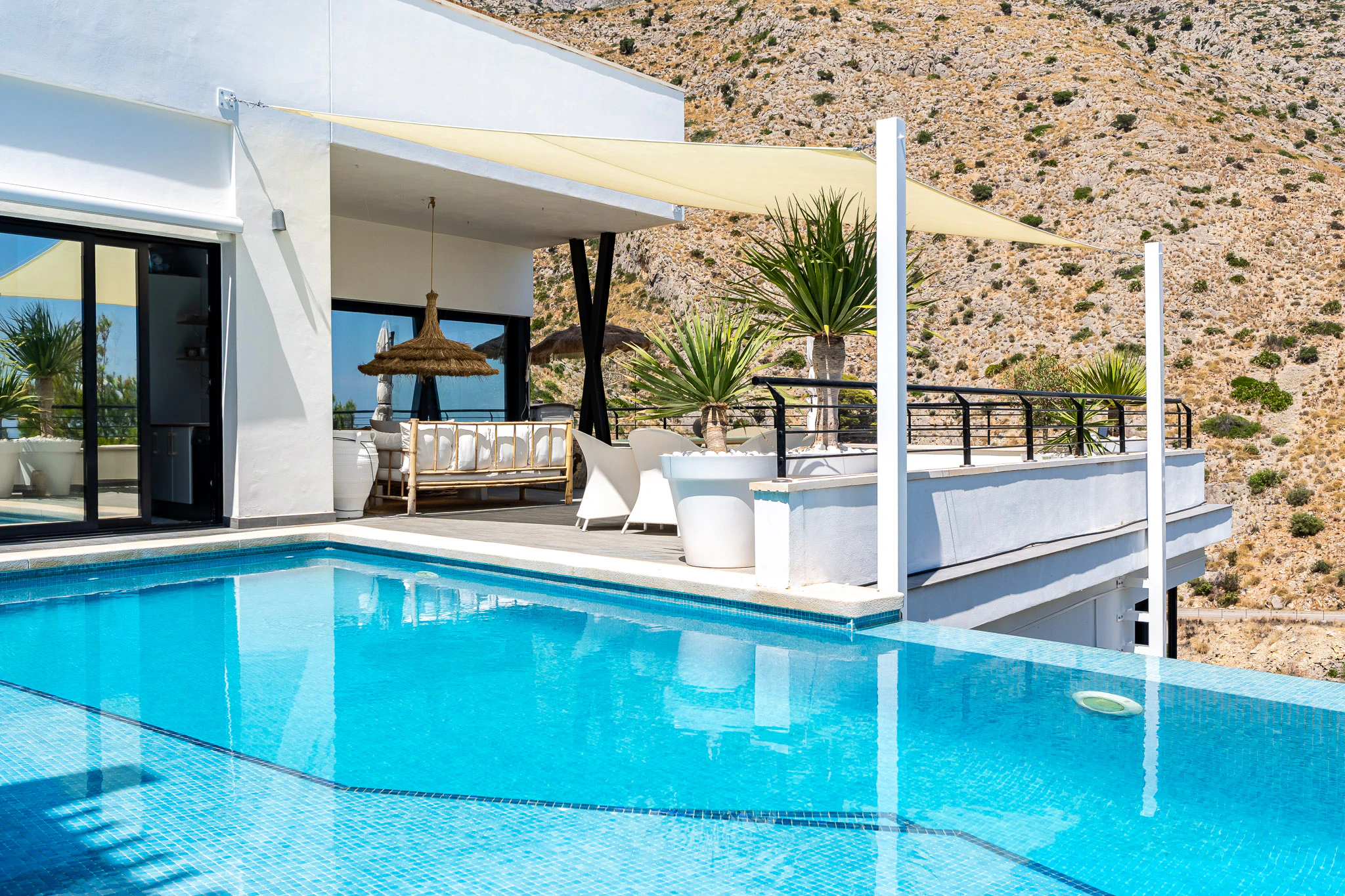 Luxury Villa in Altea with open views and High-End Finishes