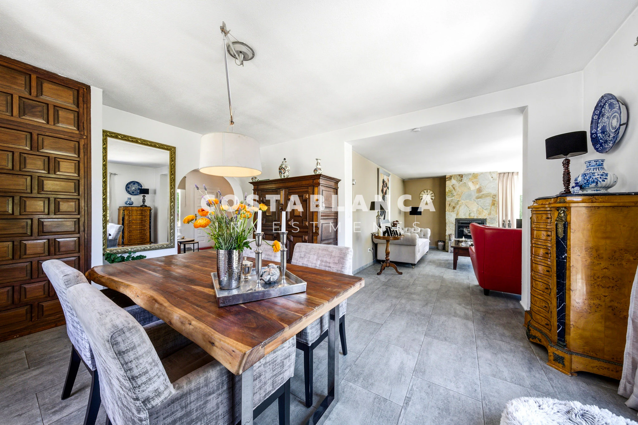 Peaceful Mediterranean Villa with Flat Plot and Open Views for sale in Altea