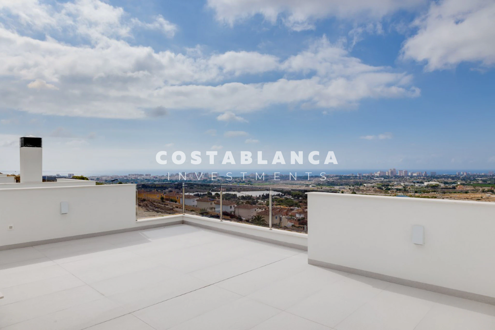 Modern Mediterranean Villa with Solarium and Open Sea Views for sale in Alicante