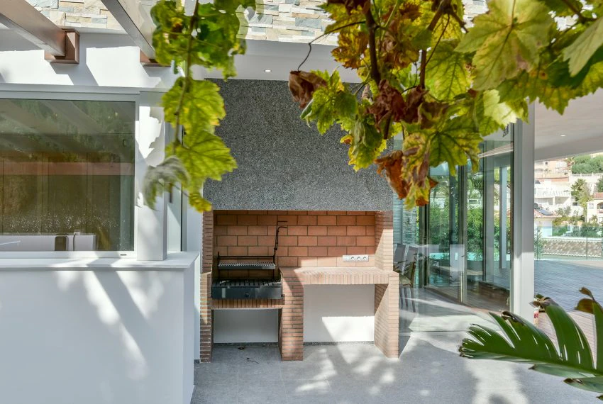 Architectonisch meesterwerk met panoramisch zeezicht te koop in Calpe
