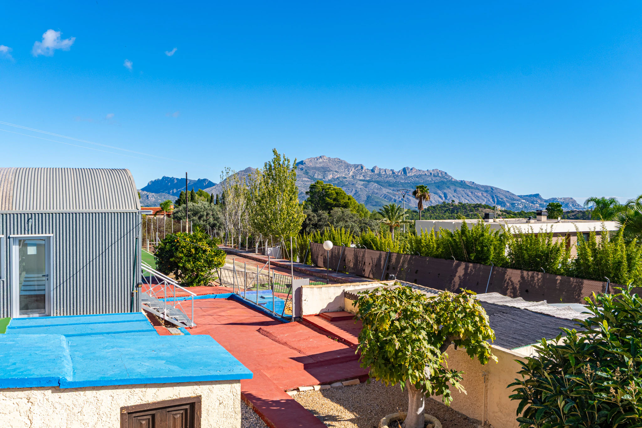 Spacious Villa With Sports Areas, Guest Apartment for sale in Polop