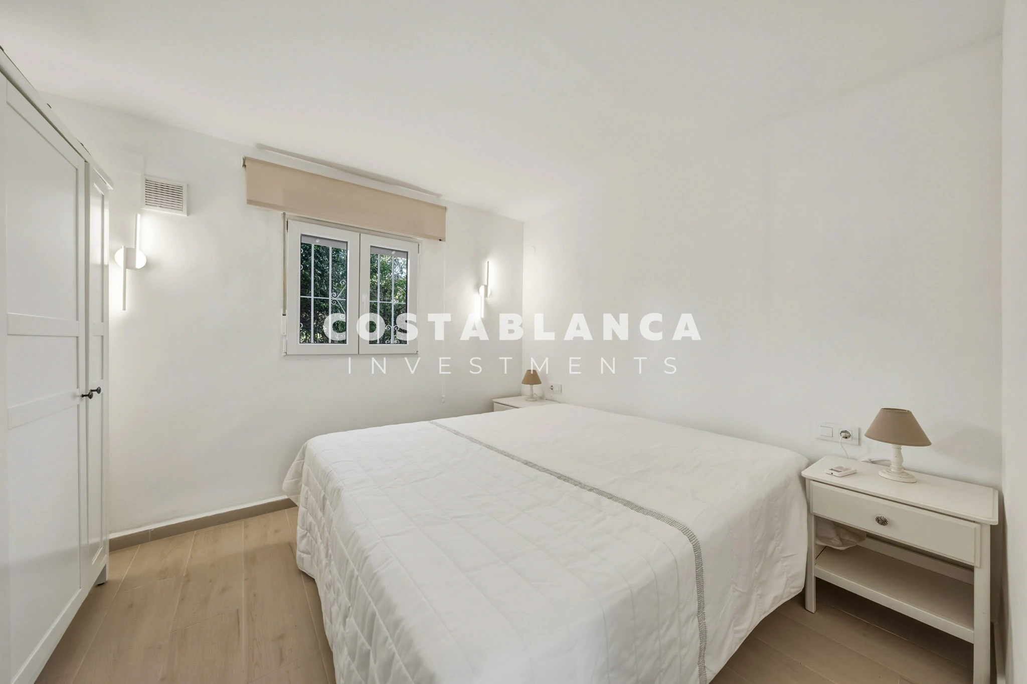 Villa Mediterránea con Vistas Icónicas al Peñón de Ifach y Piscina Privada en venta en Calpe.