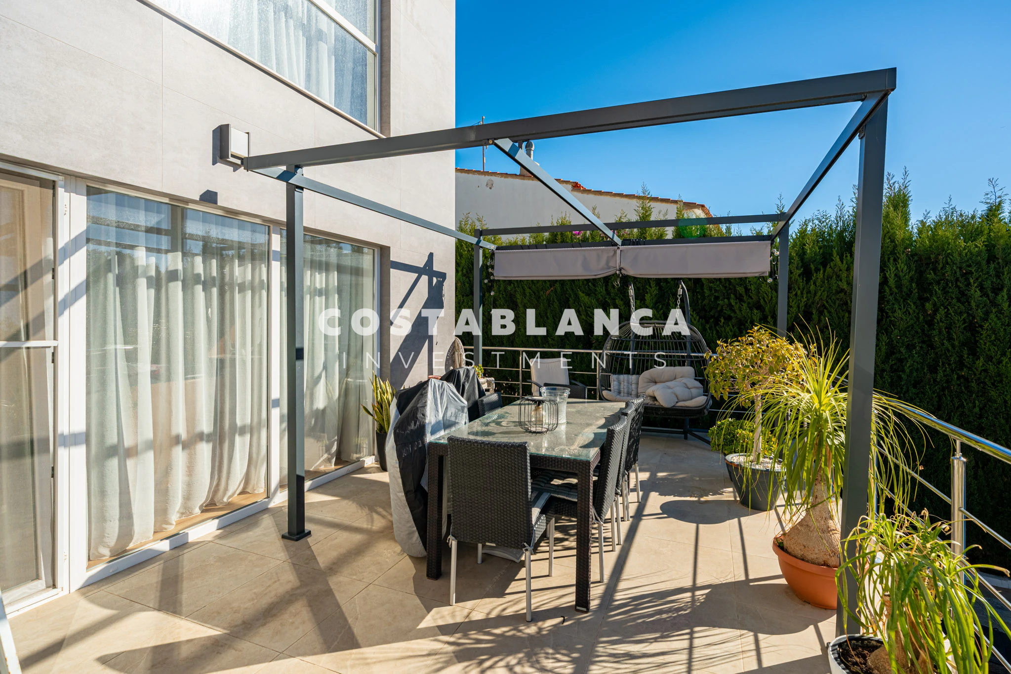 Villa moderne élégante avec piscine privée et suite principale à vendre à Calpe