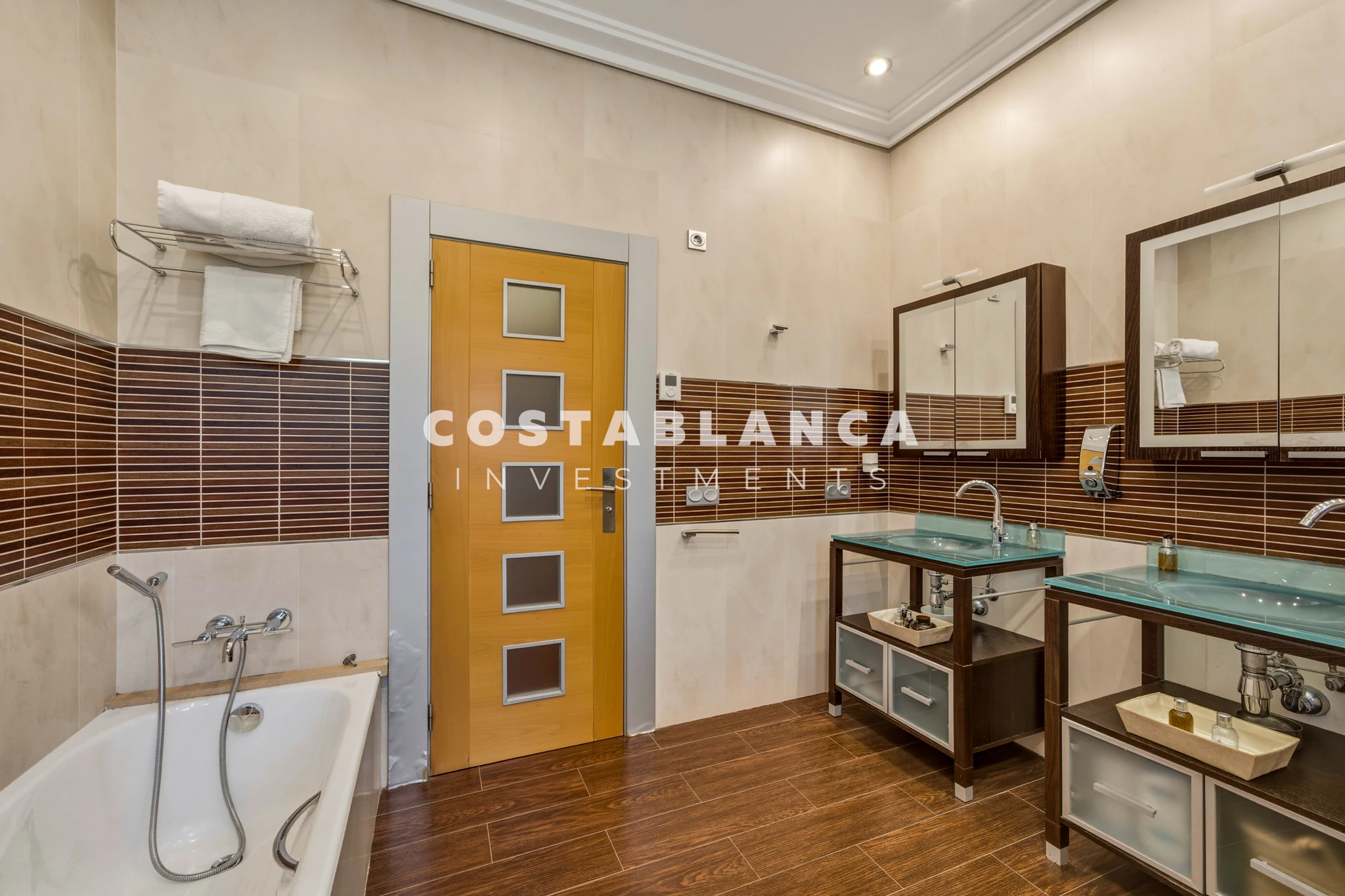 Hermosa Villa en Calpe con Piscina y vistas a la Montaña