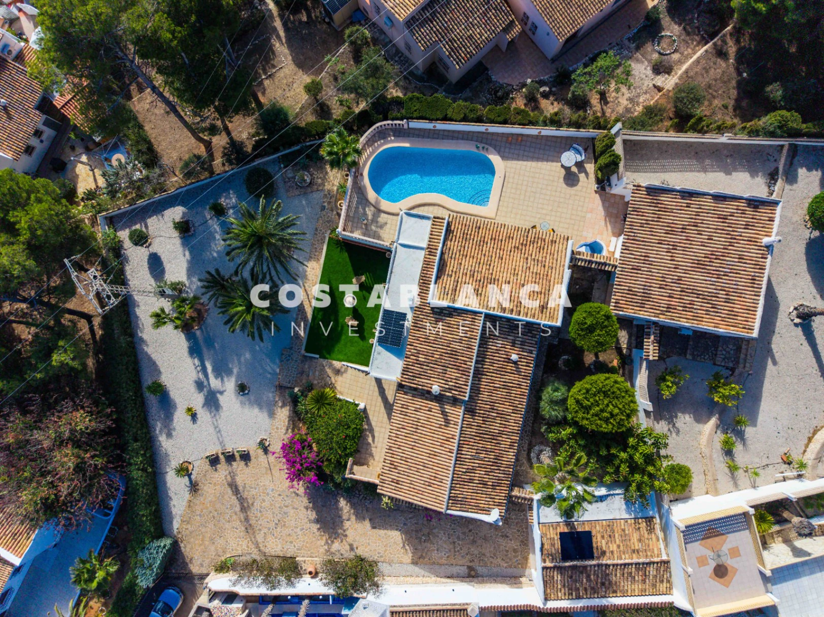 Ruime villa met gastenappartement, uitzicht op zee te koop in Calpe