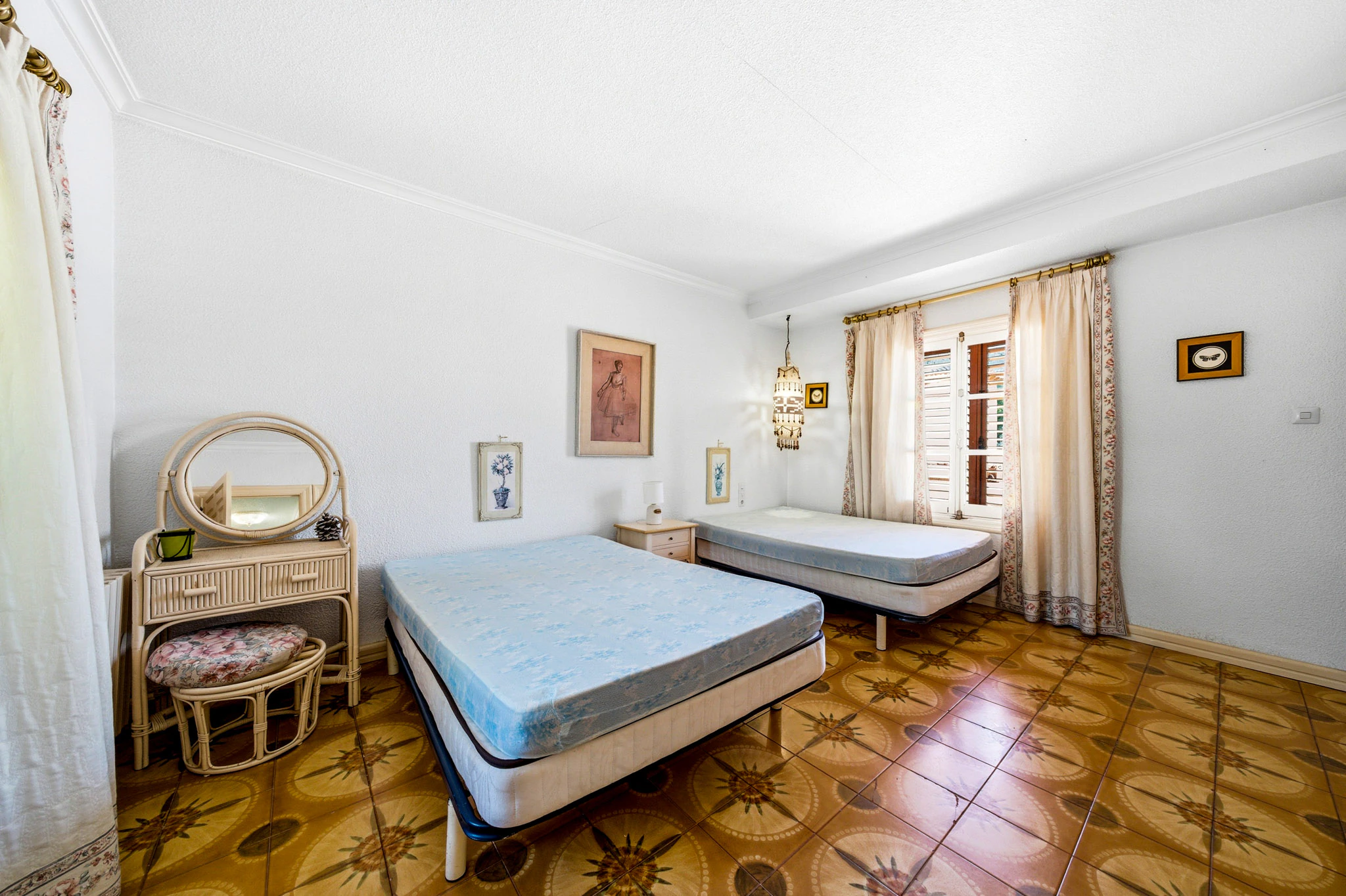 Exclusive Mediterranean Estate with Vineyards and Lakes for sale in Novelda