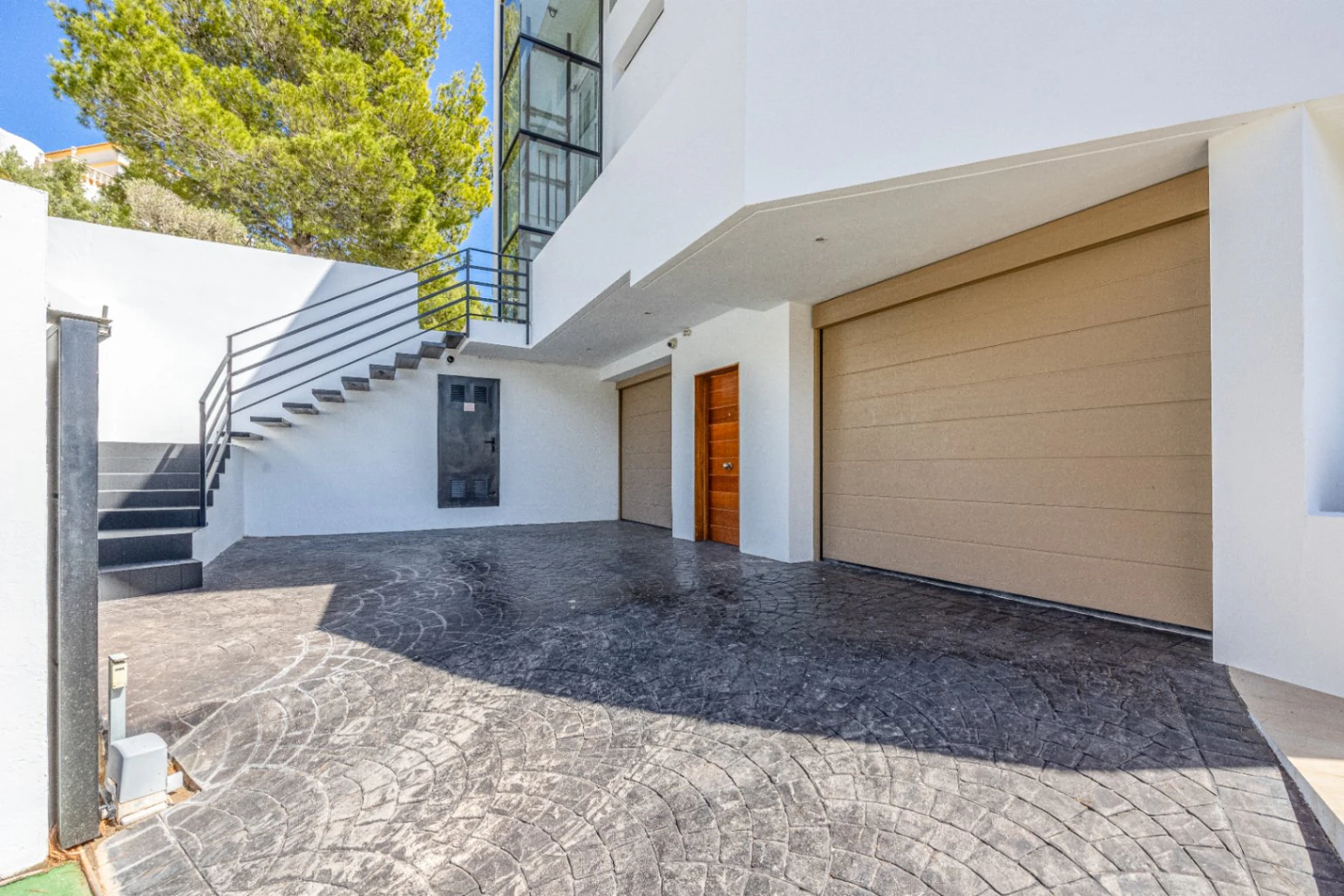 Modern Villa with Infinity Pool for Sale in Altea Hills