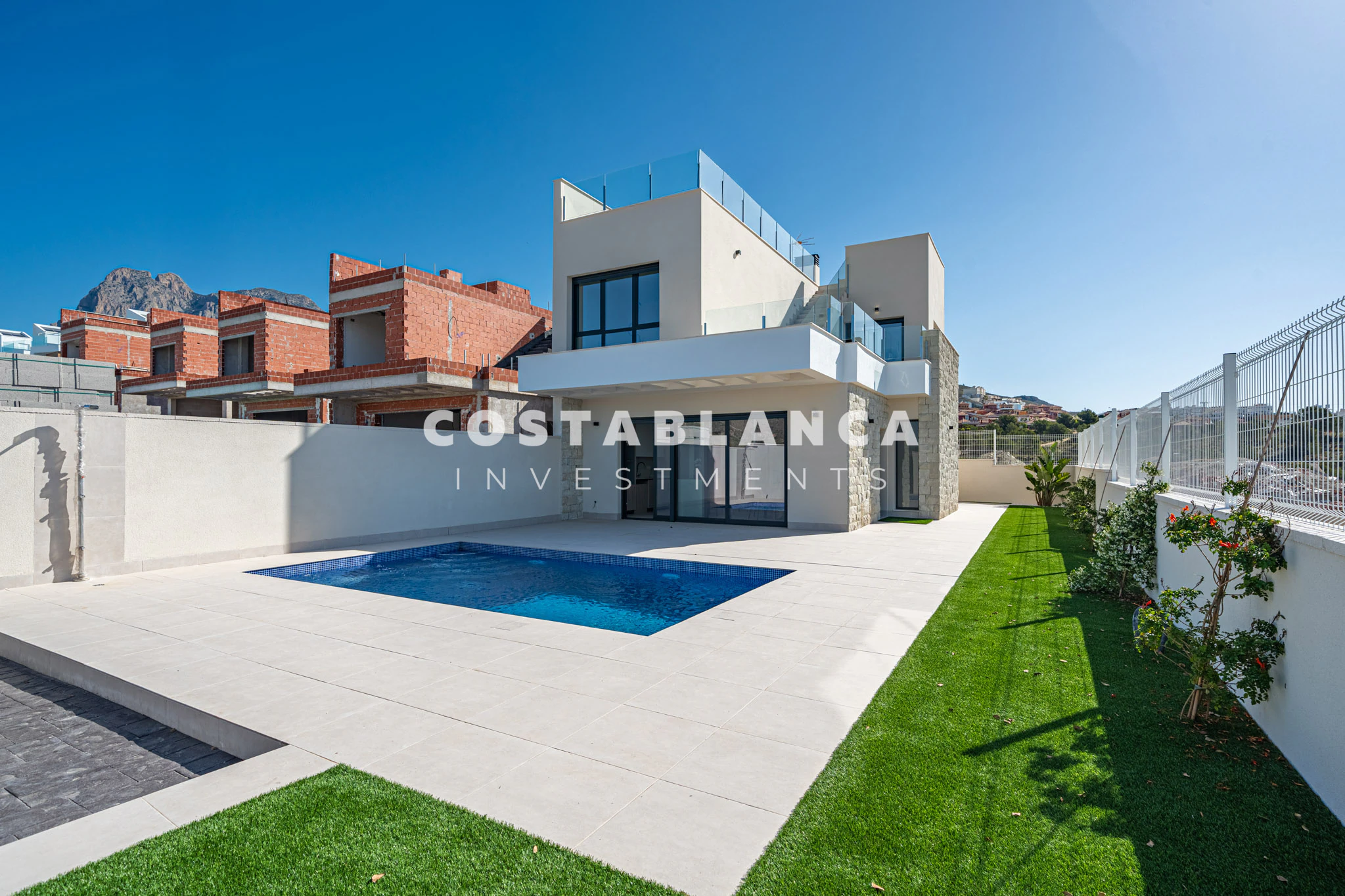 F128 - Contemporary Mediterranean Living with Sea Views for sale in Finestrat