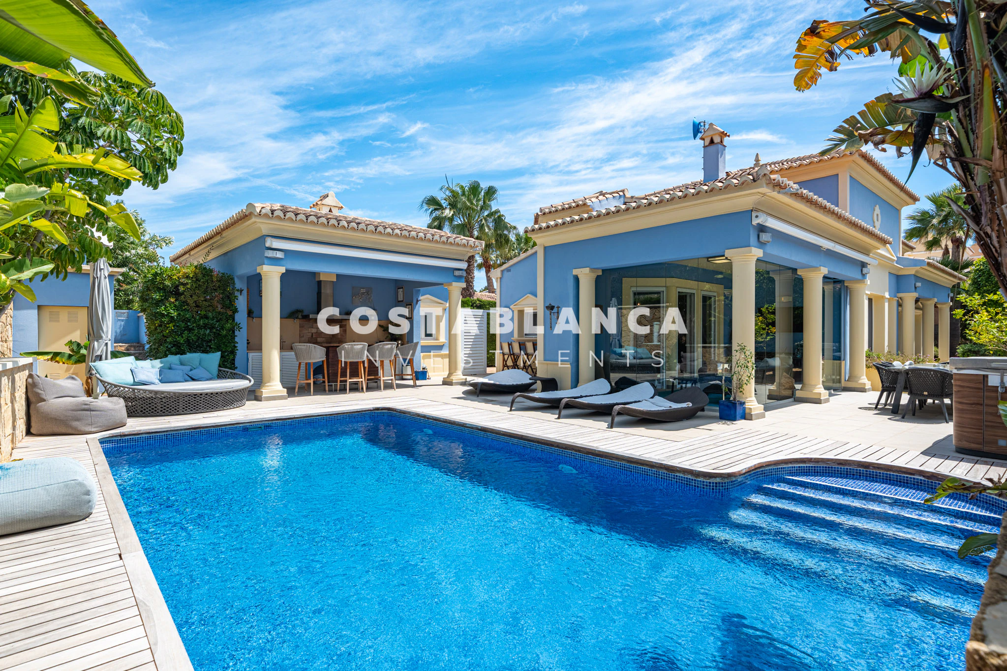 Hermosa Villa en Calpe con Piscina y vistas a la Montaña
