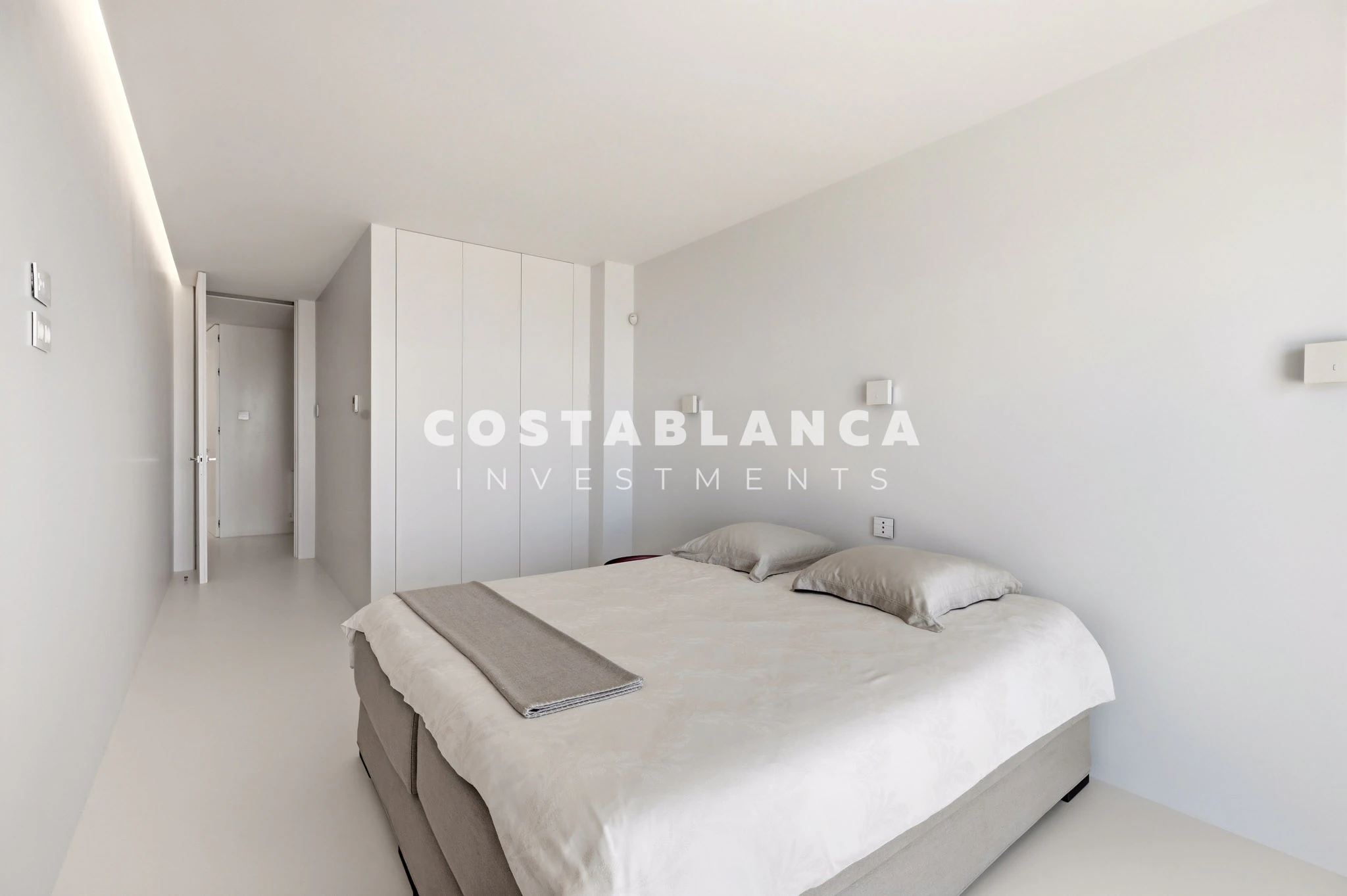Luxury Penthouse with Panoramic Sea & Mountain Views for sale in Altea La Vella