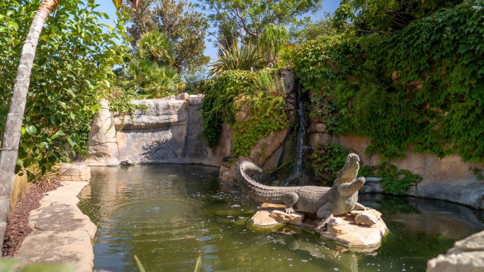 Luxury Villa with Plot 32000m2 for Sale in la Nucia